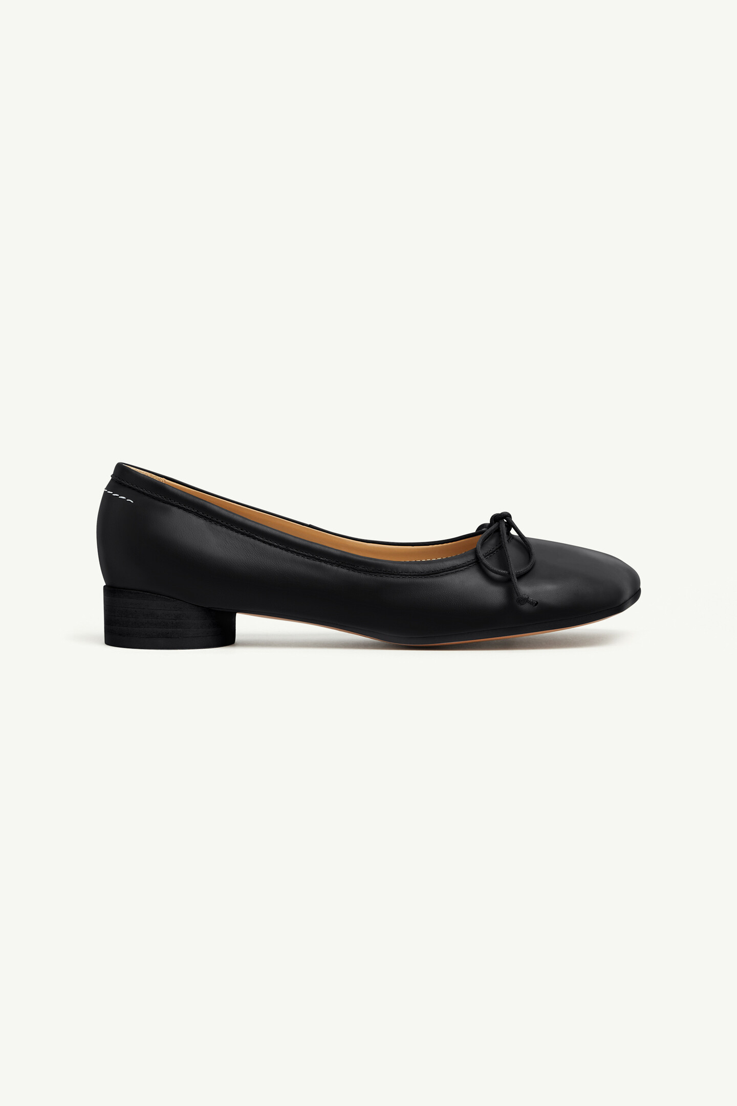 Black Leather Heeled Ballet Flats | MM6 Black Leather Heeled Ballet Flats | MM6