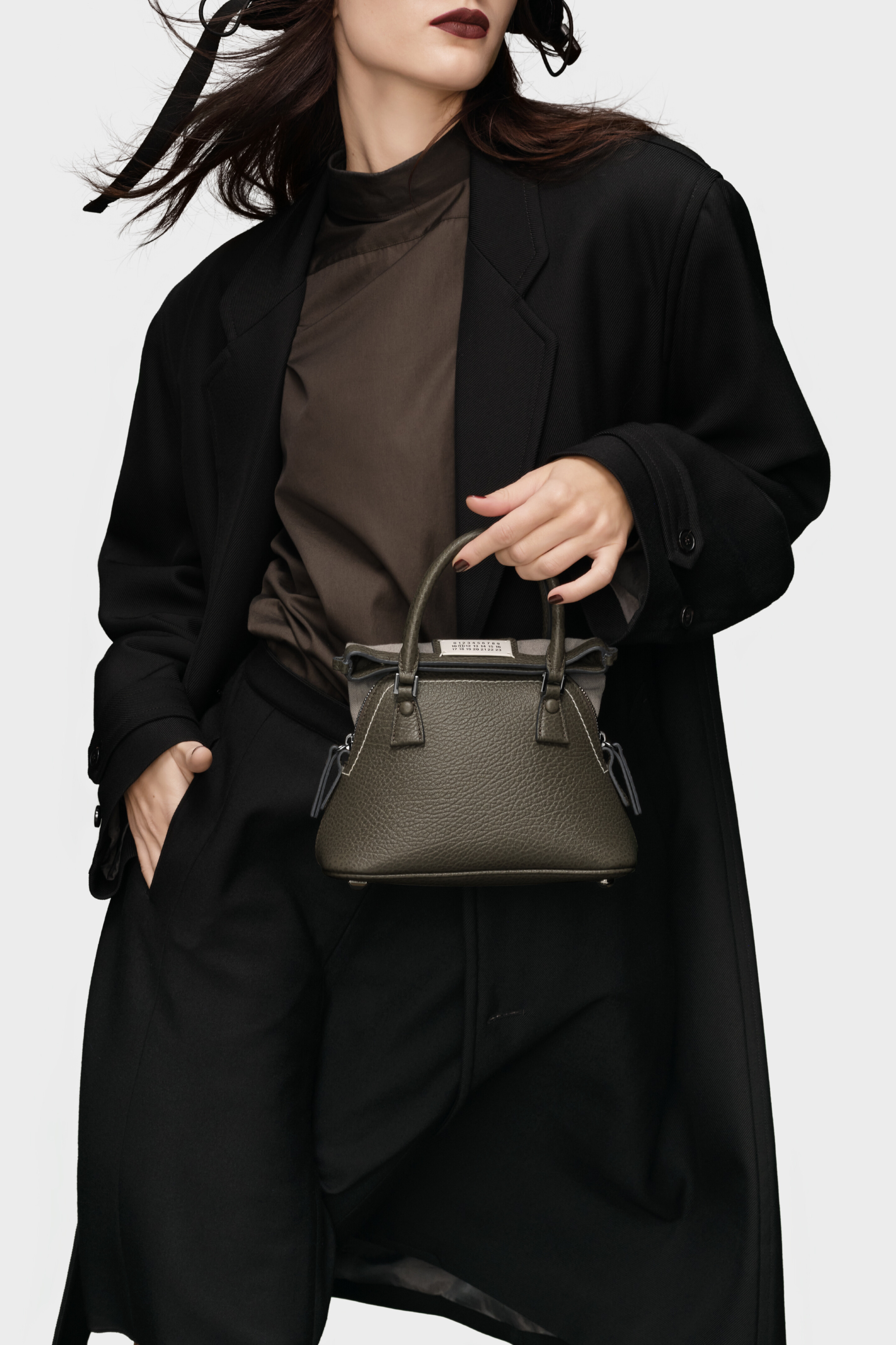 Maison Margiela 5AC レチクラ マイクロ ショルダーバッグ Maison Margiela 5ACﾏｲｸﾛｼｮﾙﾀﾞｰﾊﾞｯｸが入荷致しました！｜2024年