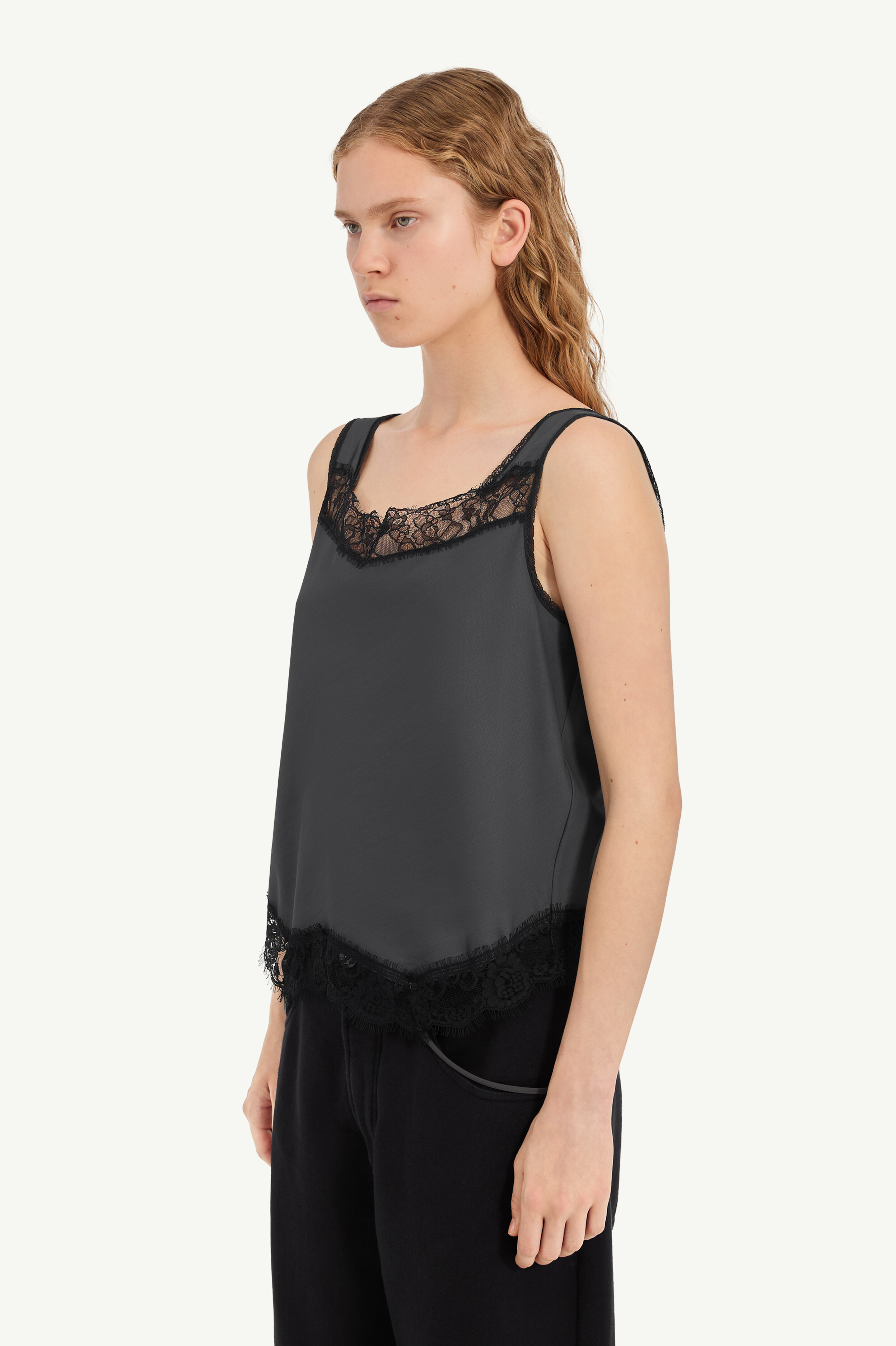 センラ Luge,A la mode,VERITE,GOSSIP,MARCEL Maison Margiela: Navy Embroidered Logo Sweatshirt | SSENSE