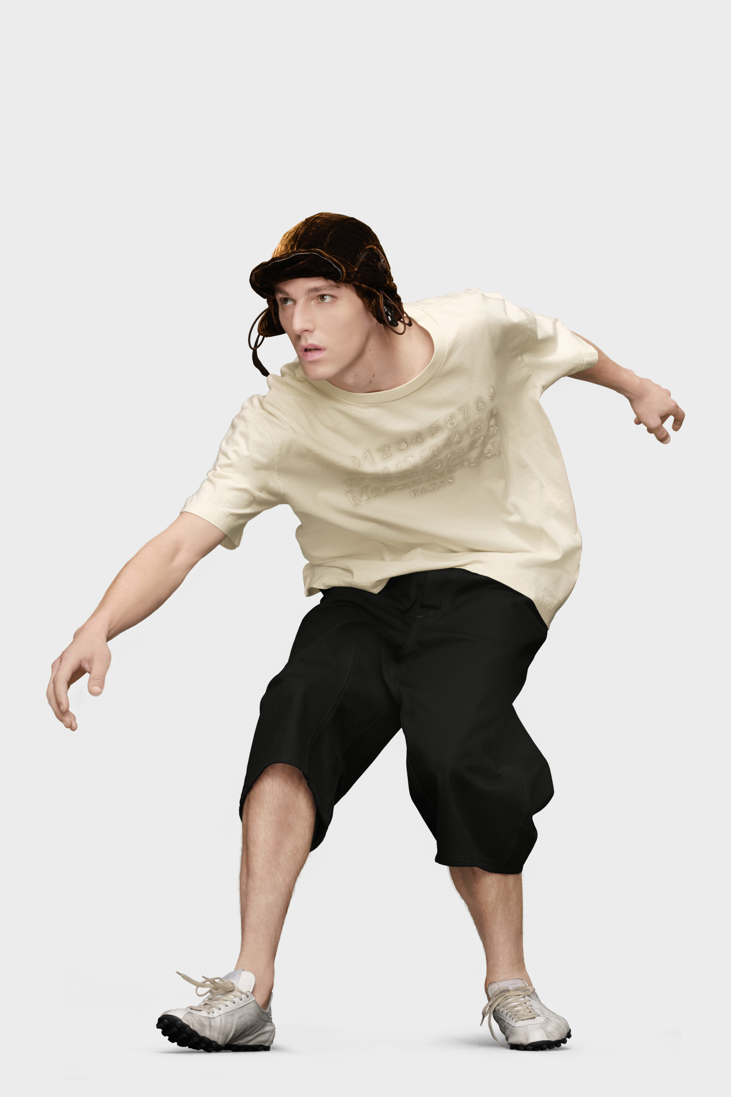 エンブロイダーロゴ Tシャツ