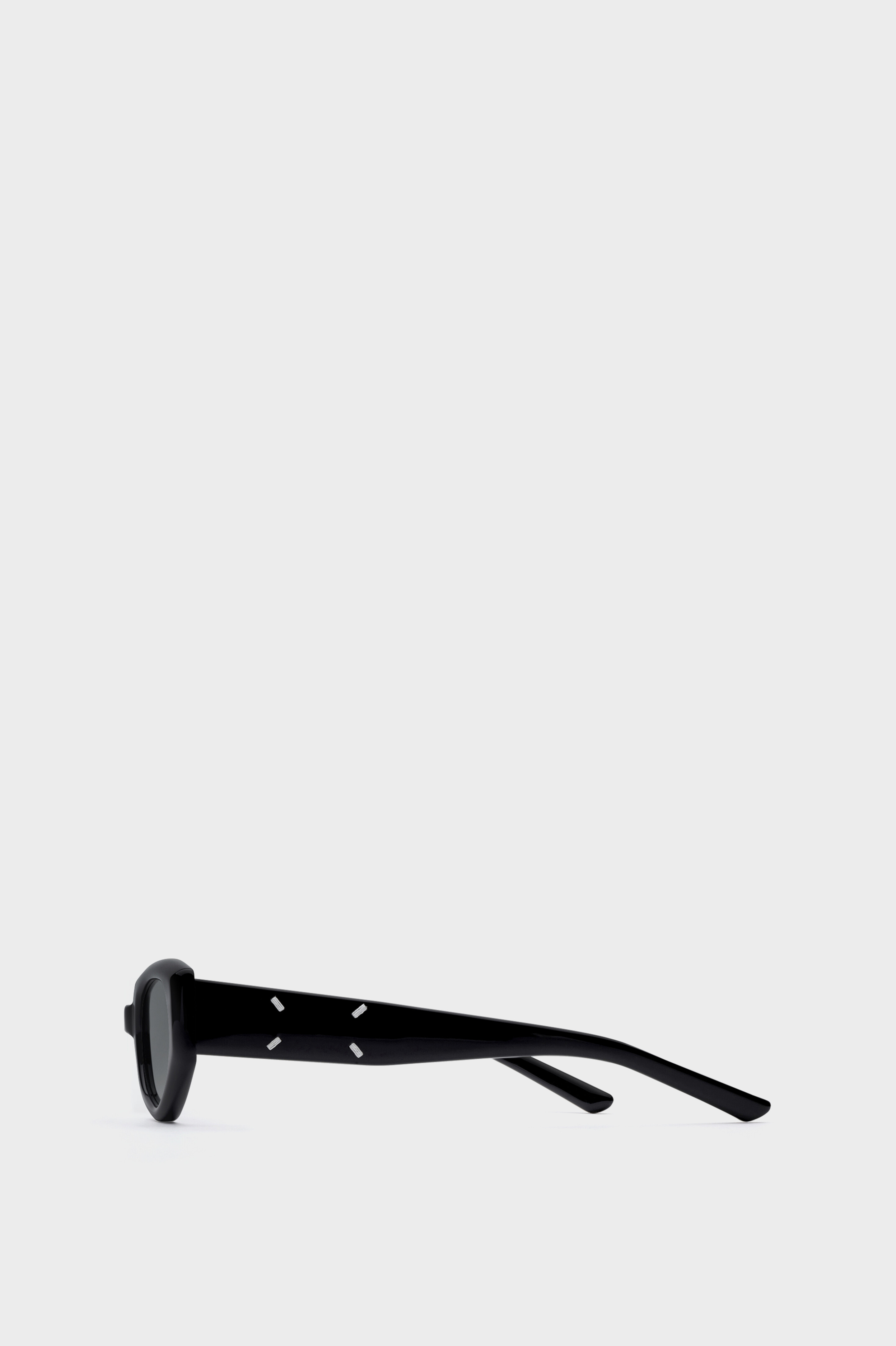 Black Minimalist Sunglasses x Gentle Monster​ | Maison Margiela