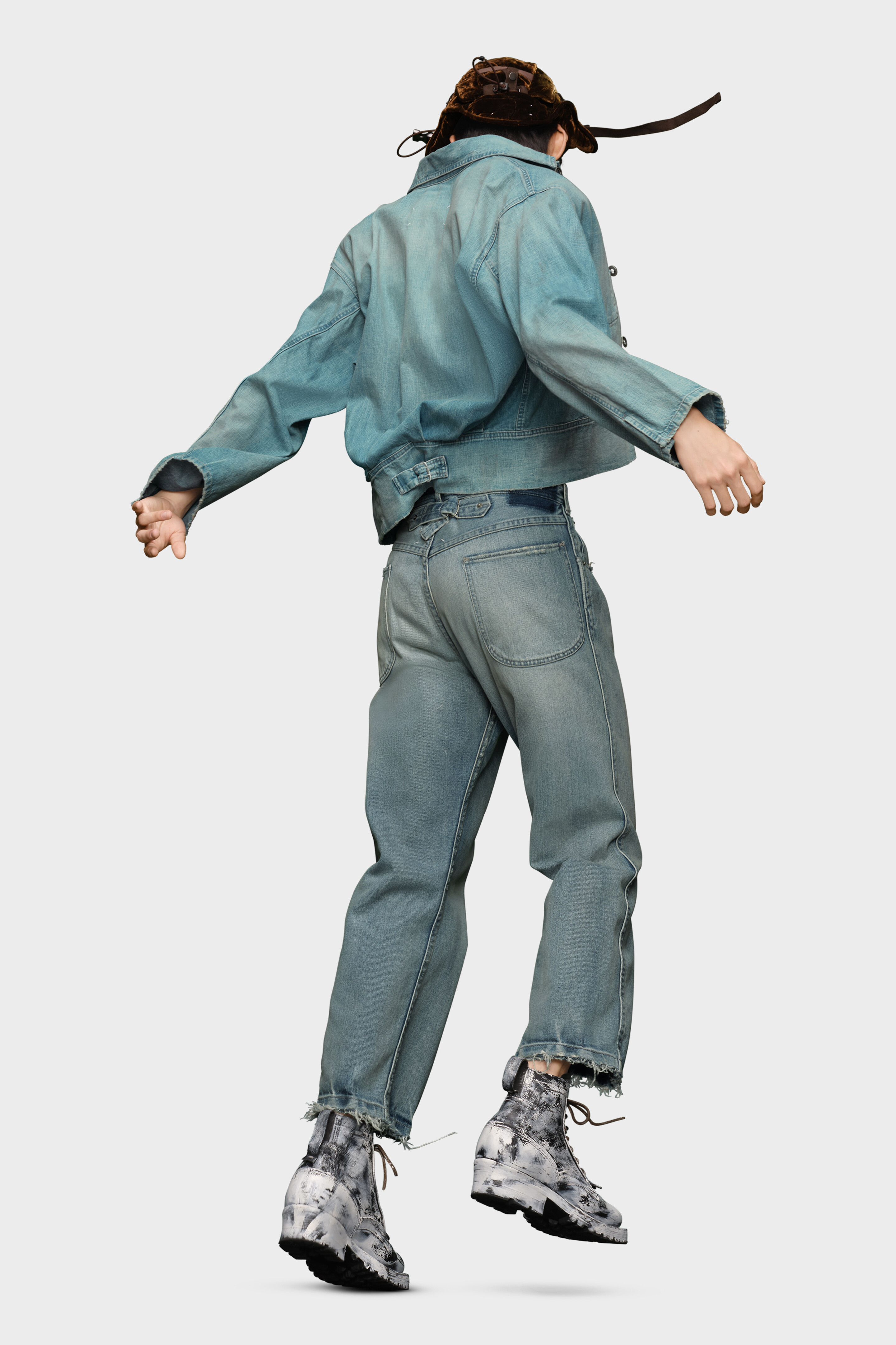 希少*マルタン マルジェラ distressed jeans ジーンズ・ボトムス メゾン マルジェラ - ラッカー ターンアップ ジーンズ | HBX