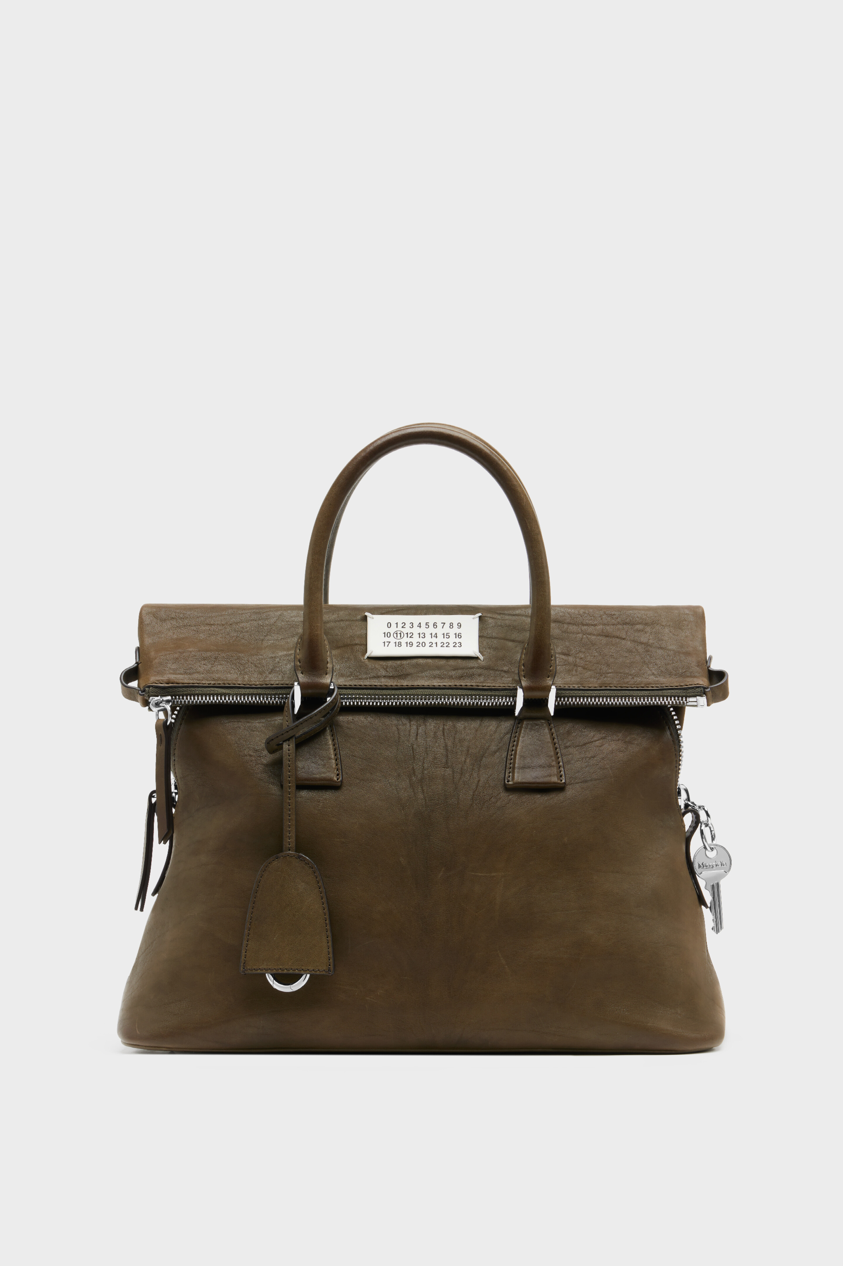 [美品]【Maison Margiela】正規品★23SS 5AC Maison Margiela 5AC Classique baby bag for Women - Black in UAE