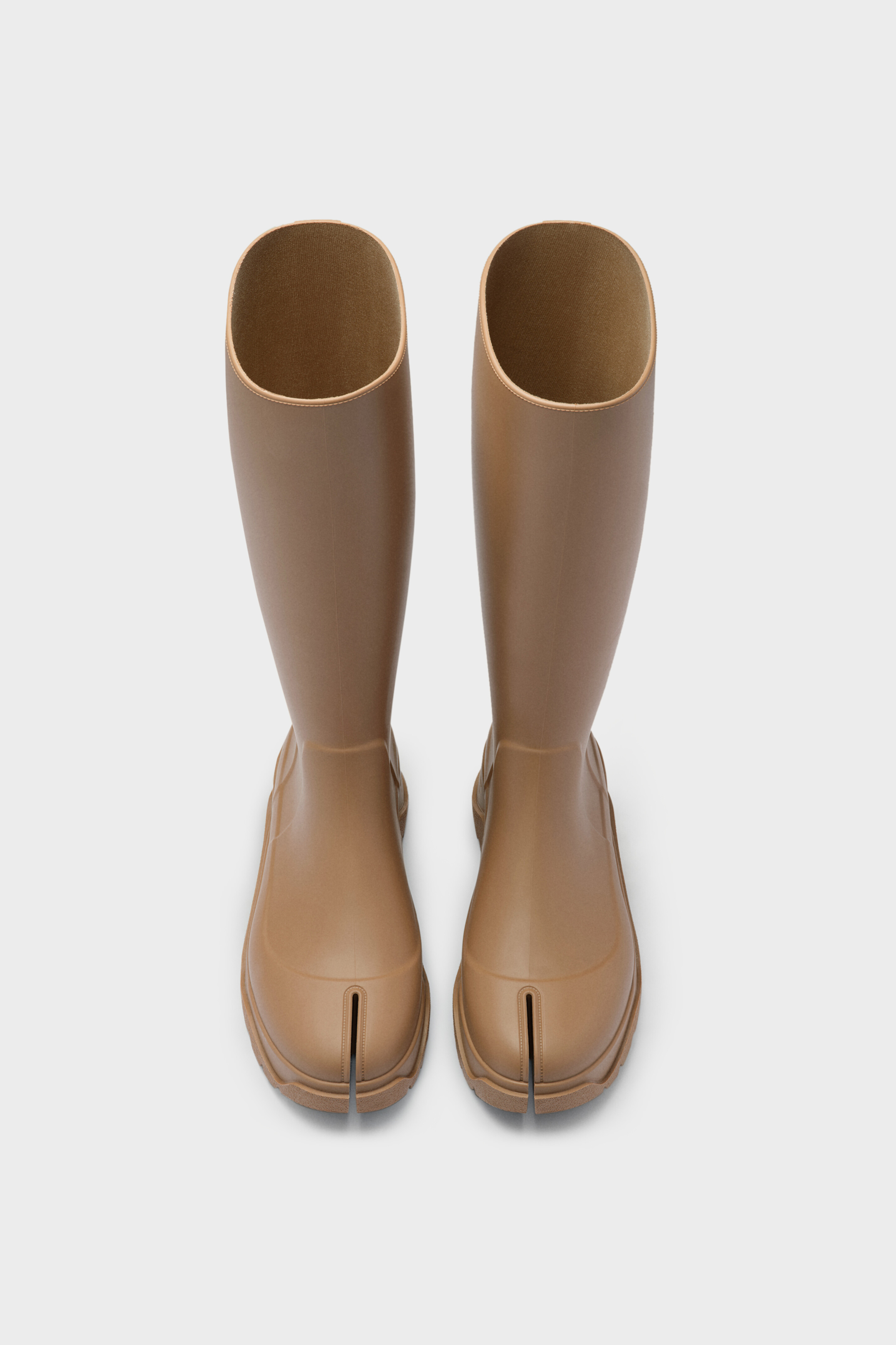 新品 Maison Margiela TABI RAIN BOOT ベージュ Men's Tabi Rubber Boots | Maison Margiela