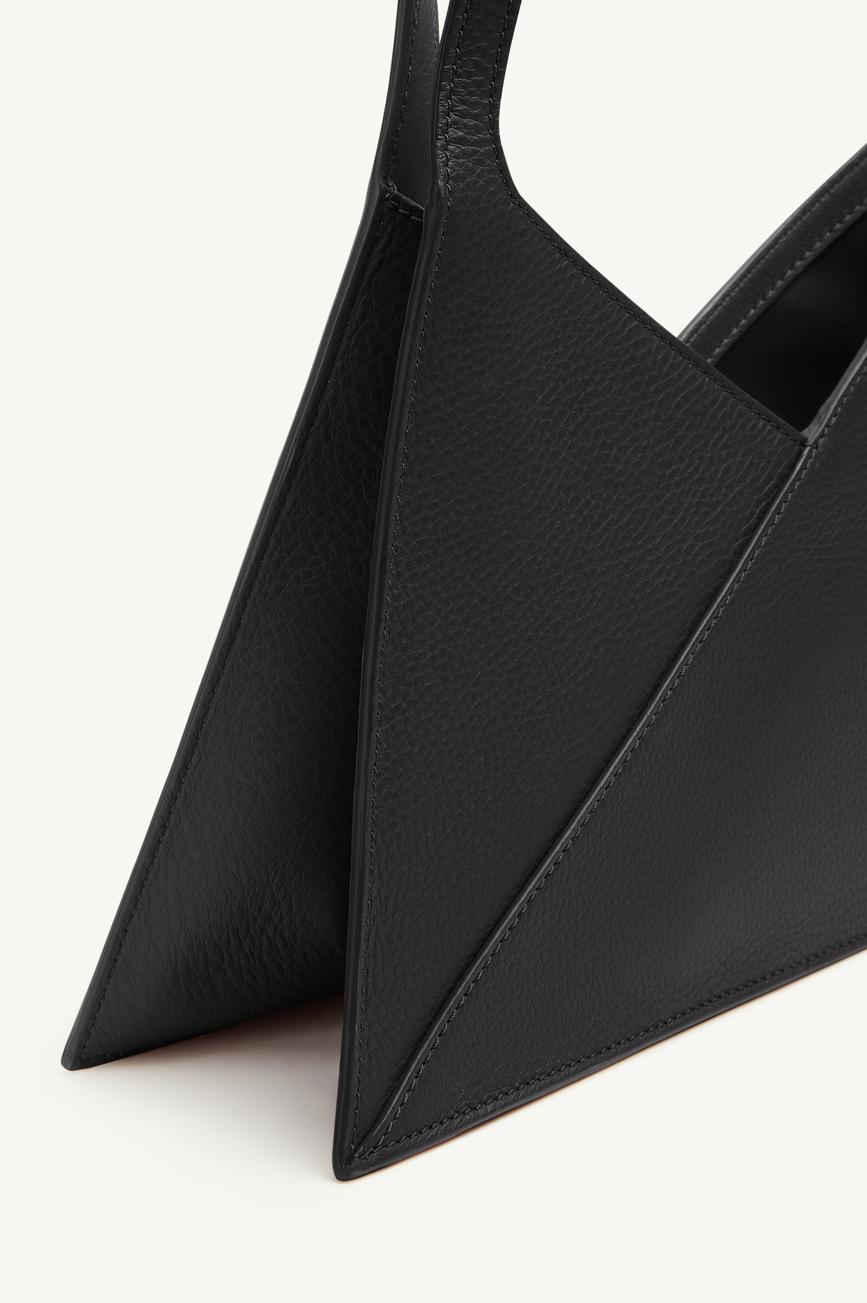 Black Leather Japanese Shoulder Bag | MM6