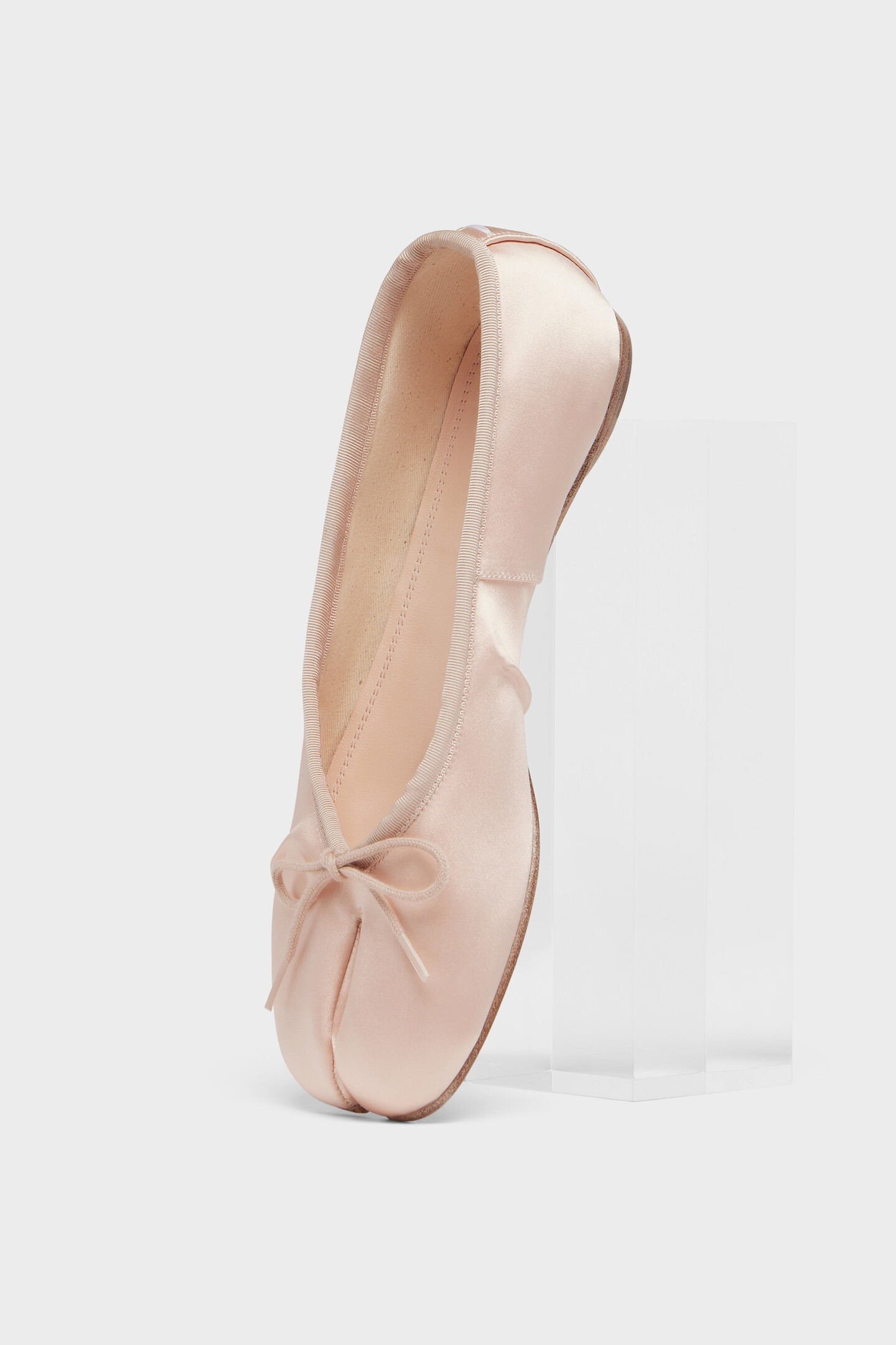ピンクのくまさんMaison Margiela Tabi’ ballet Tabi satin ballet flats in pink - Maison Margiela | Mytheresa