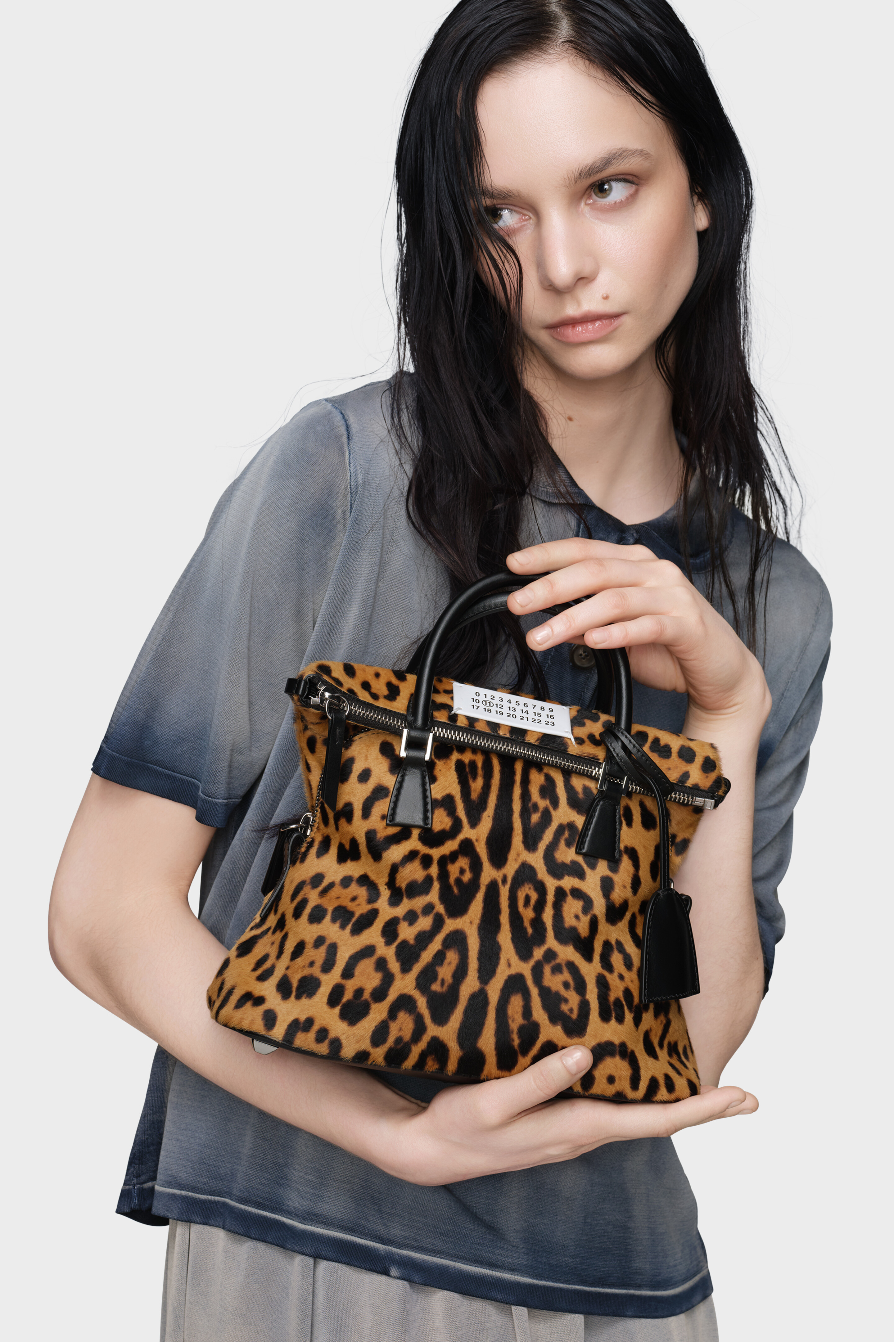マルジェラ 5acmini bag Black Leather 5AC Crossbody Bag Loved To Death Mini