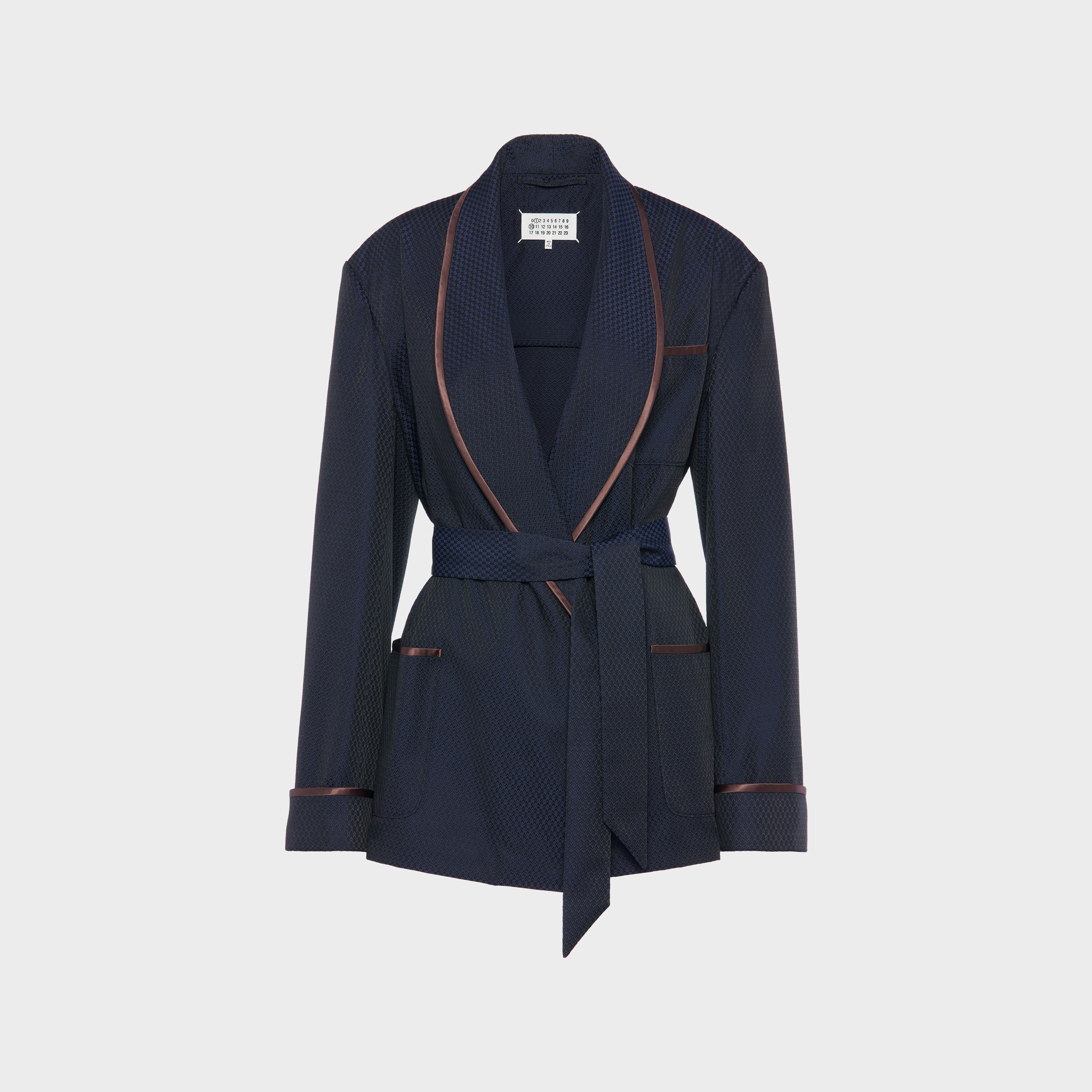S51BN0440_M35683_002J_shopping