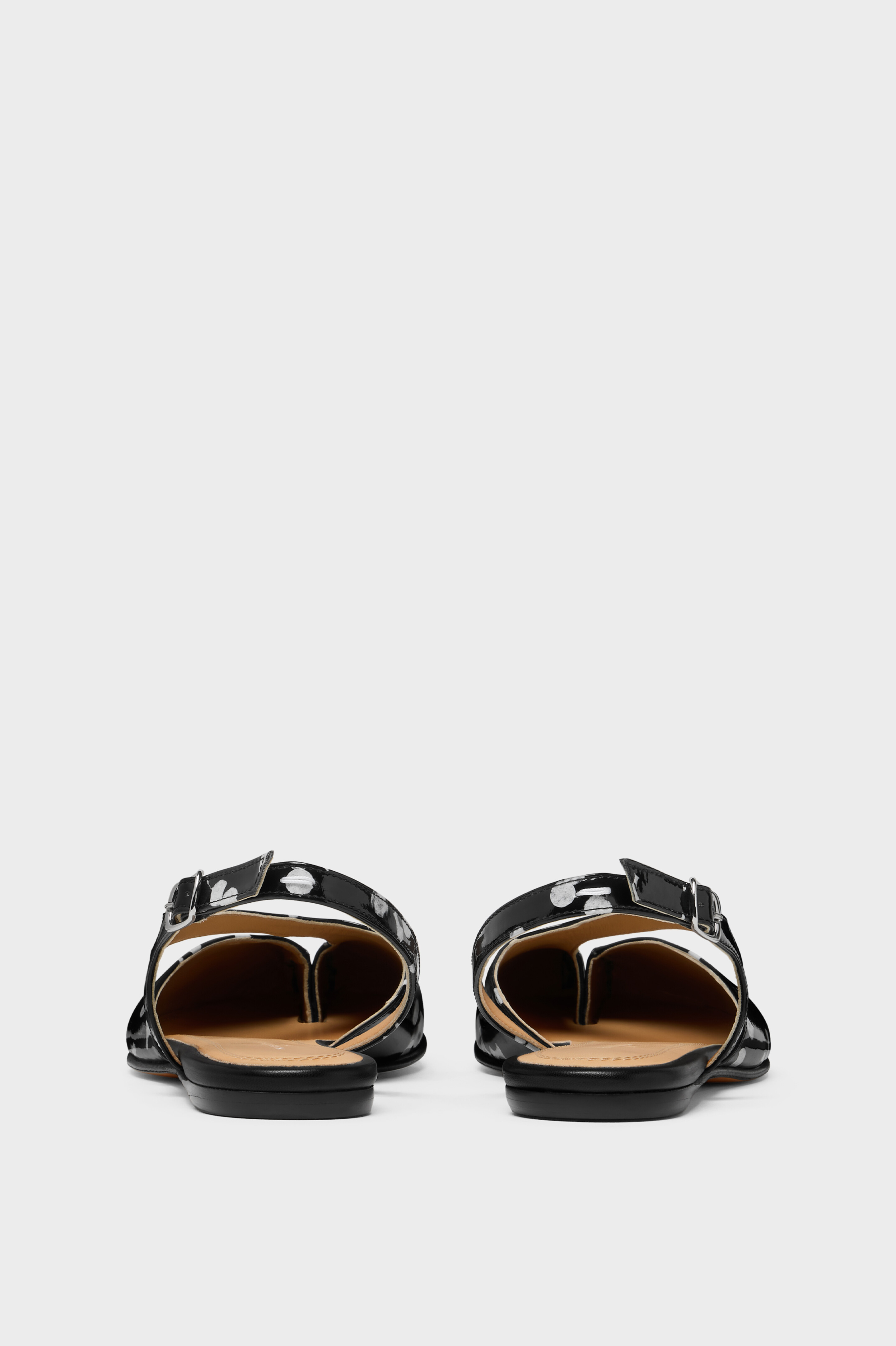 Tabi Flat Slingback Black and White | Maison Margiela Official