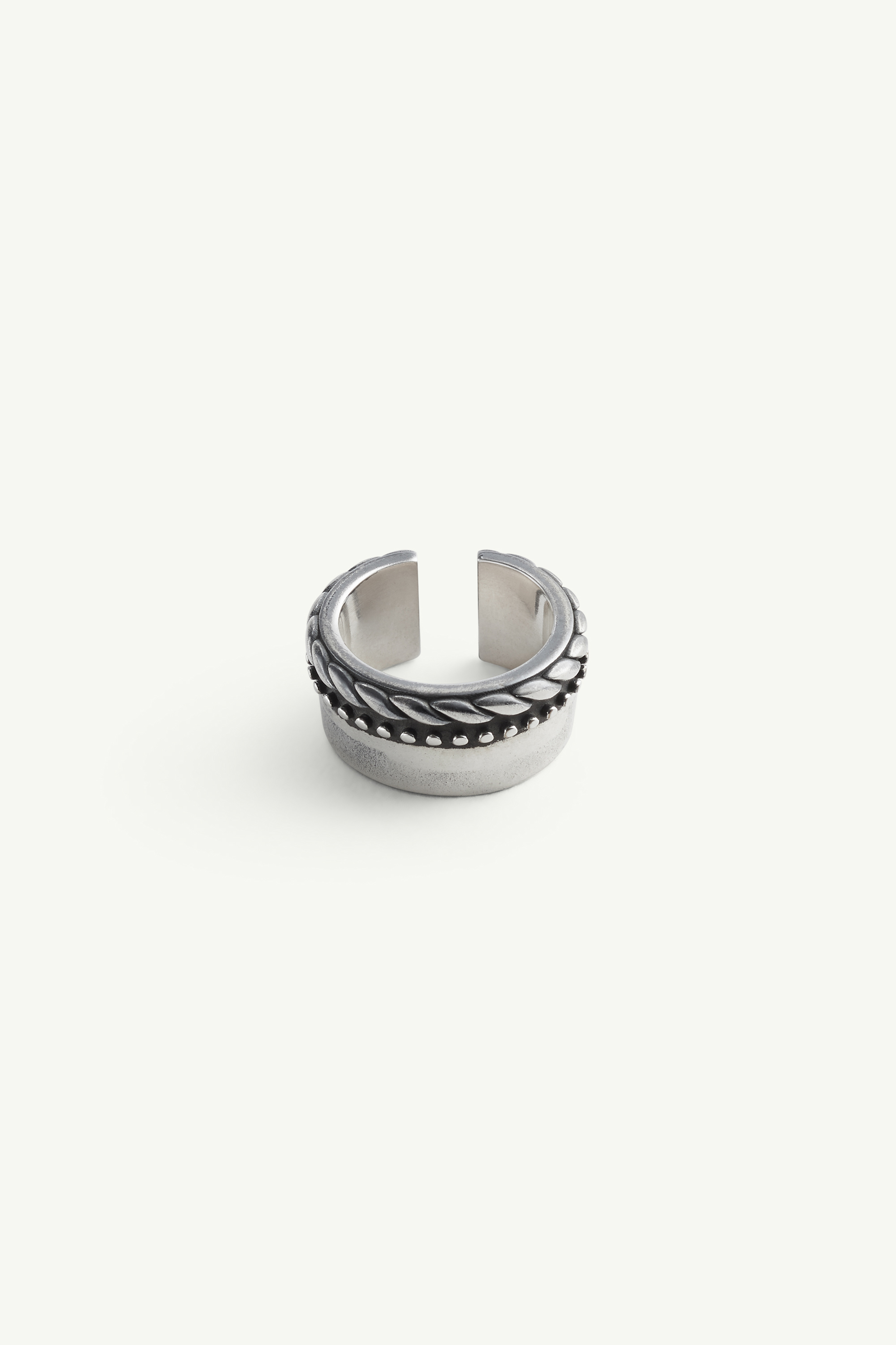 Buckle Motif Earcuff