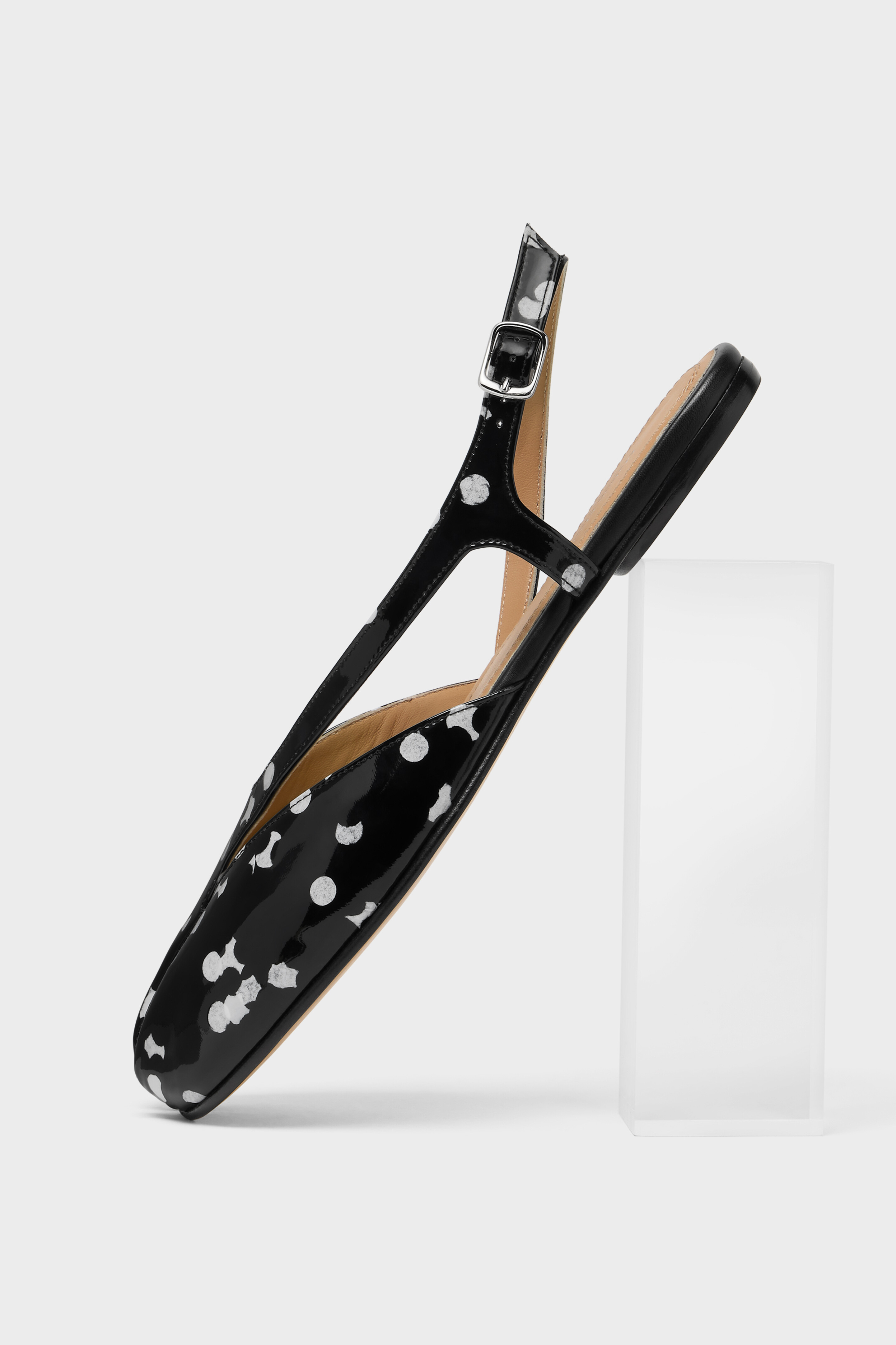 新品未使用！送料込み★Maison Margiela★TABI FLAT Tabi Flat Slingback Black and White | Maison Margiela Official