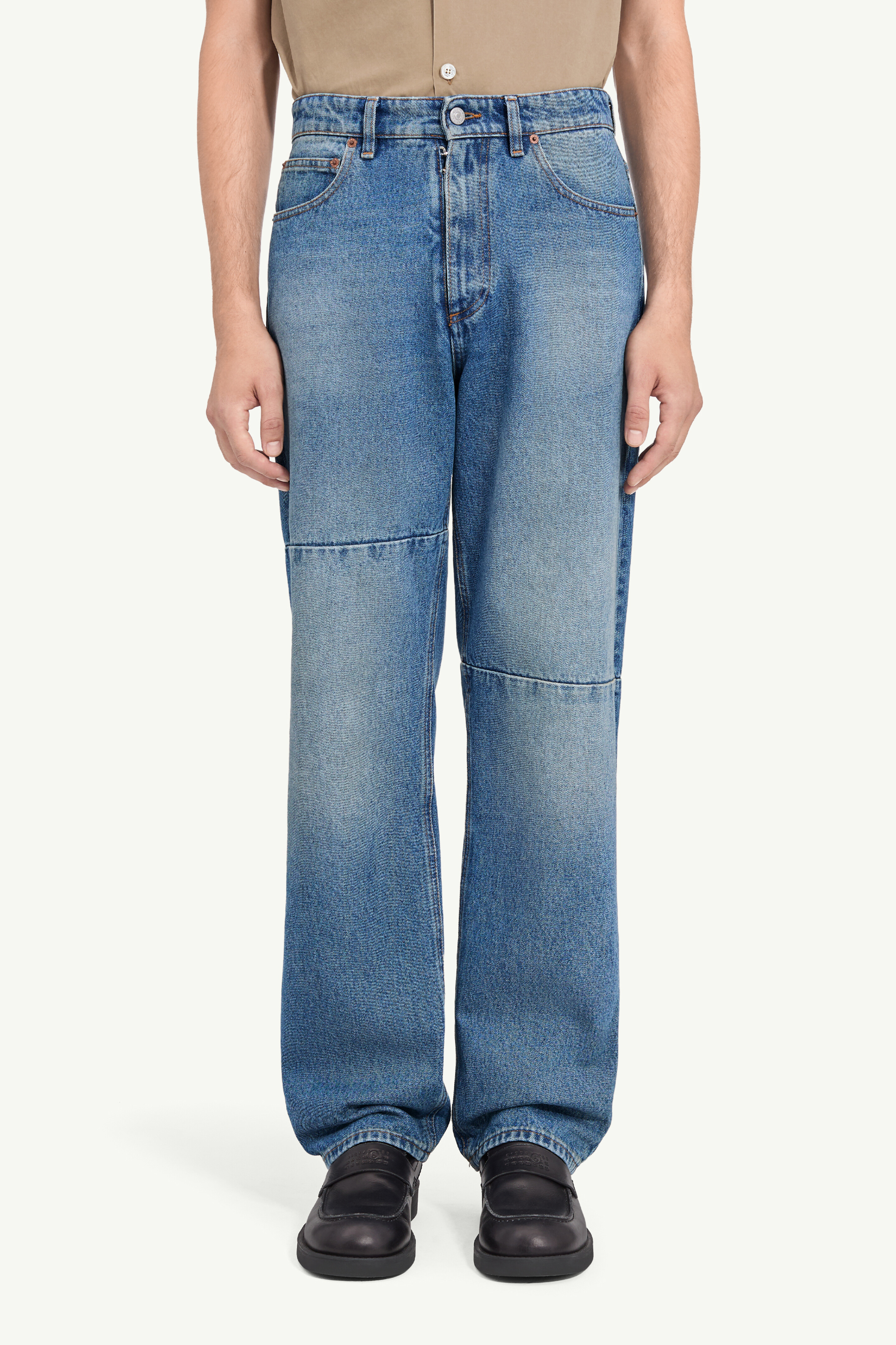 ストレートレッグ ジーンズ