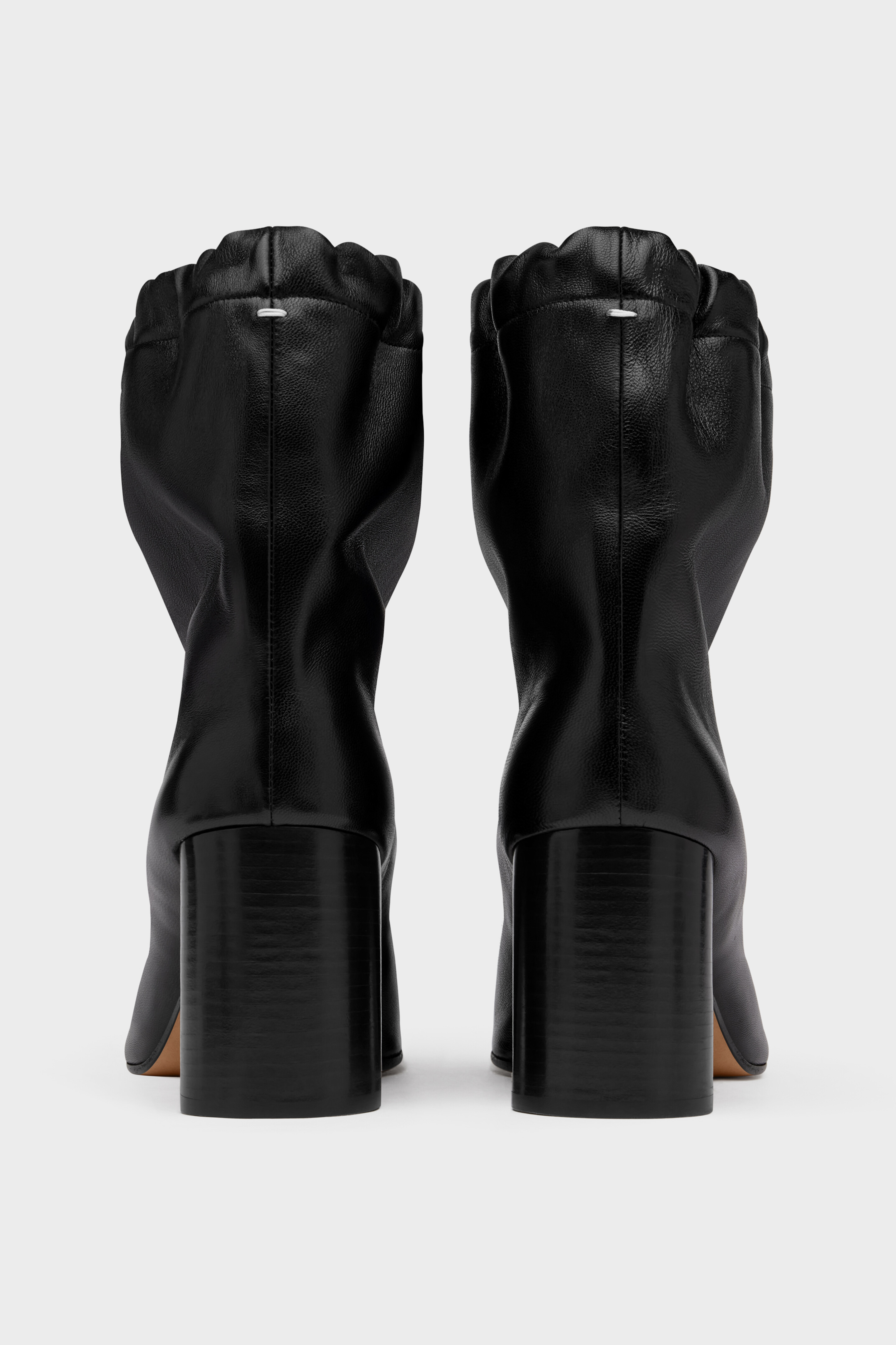 靴 Maison Margiela Tabi boots MAISON MARGIELA Tabi split-toe crinkled metallic patent