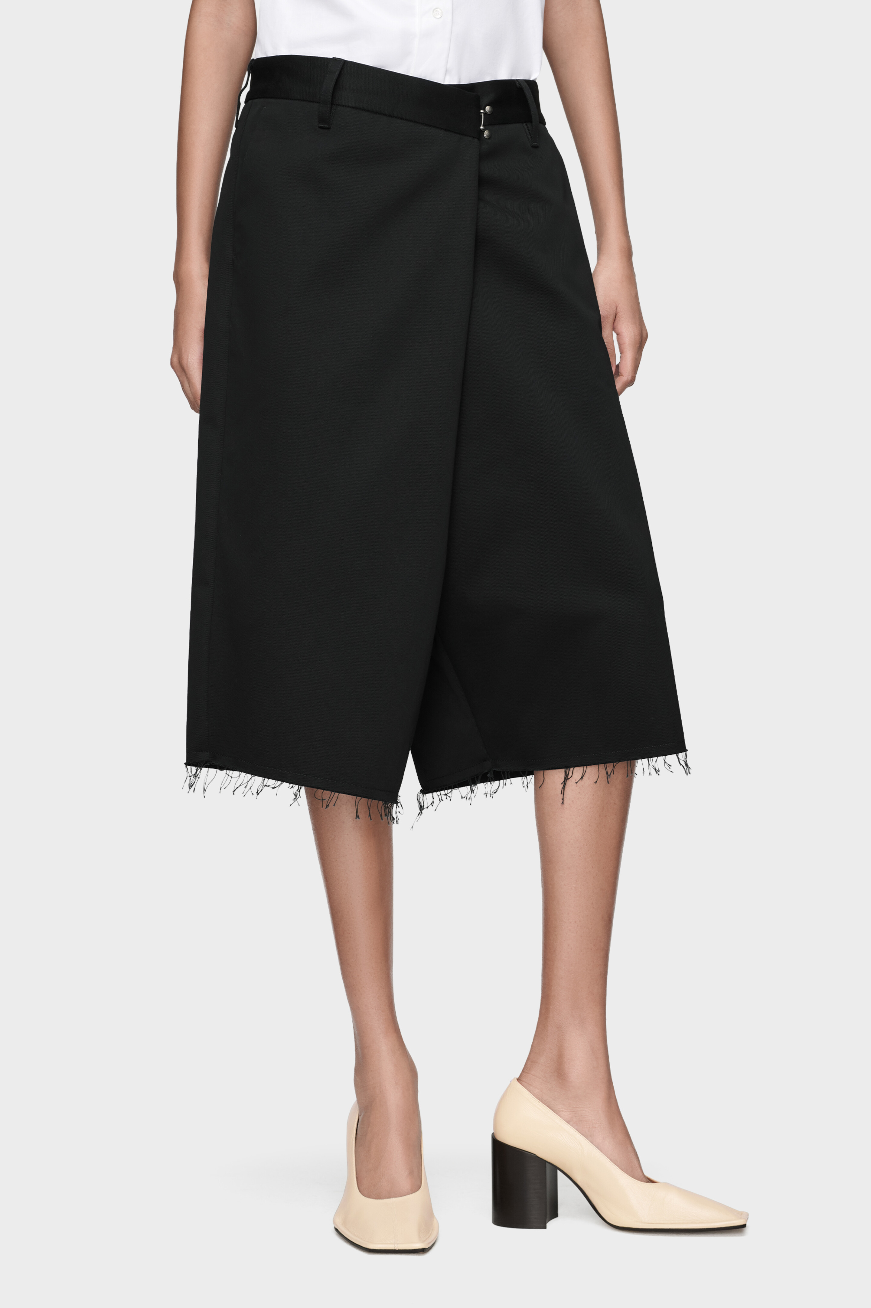 Black Wrap Shorts | Maison Margiela Official