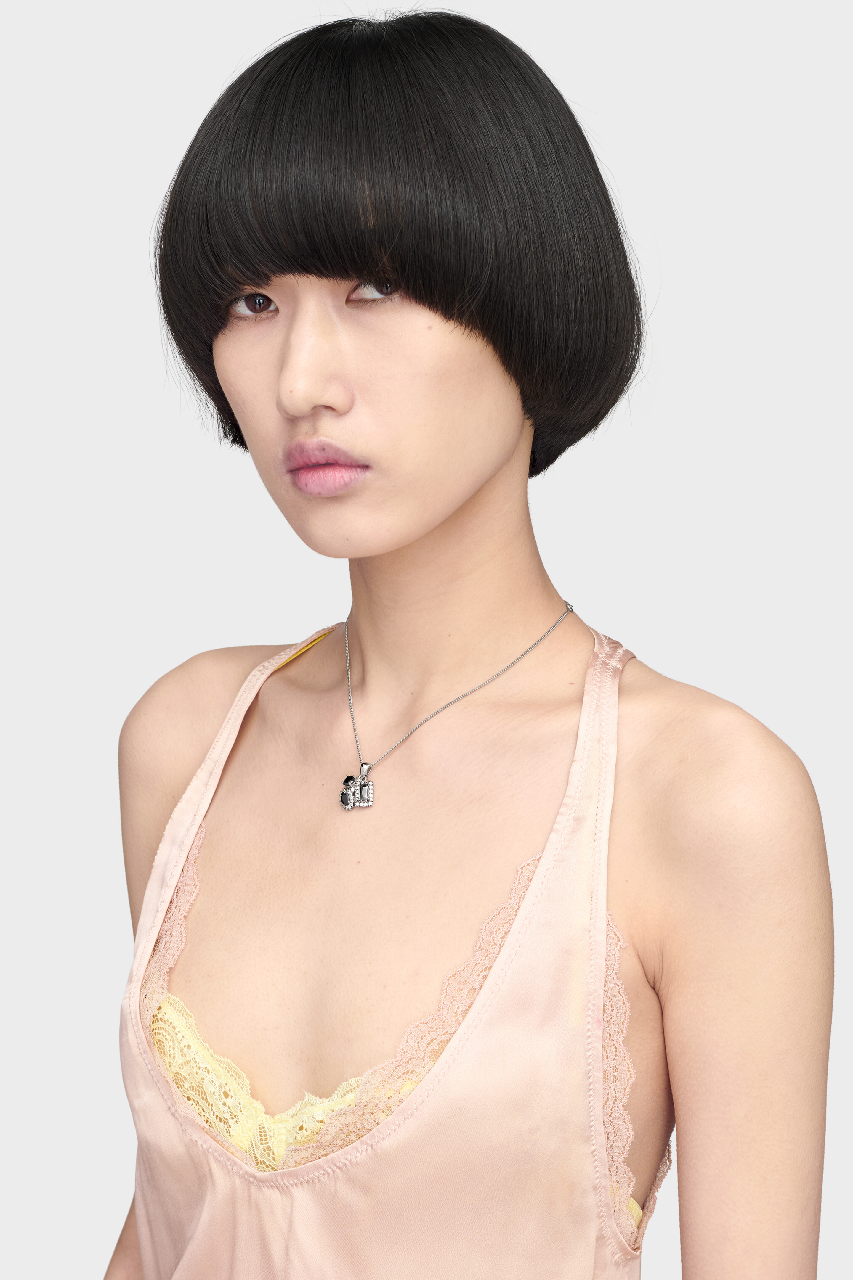 CLUSTER PENDANT NECKLACE