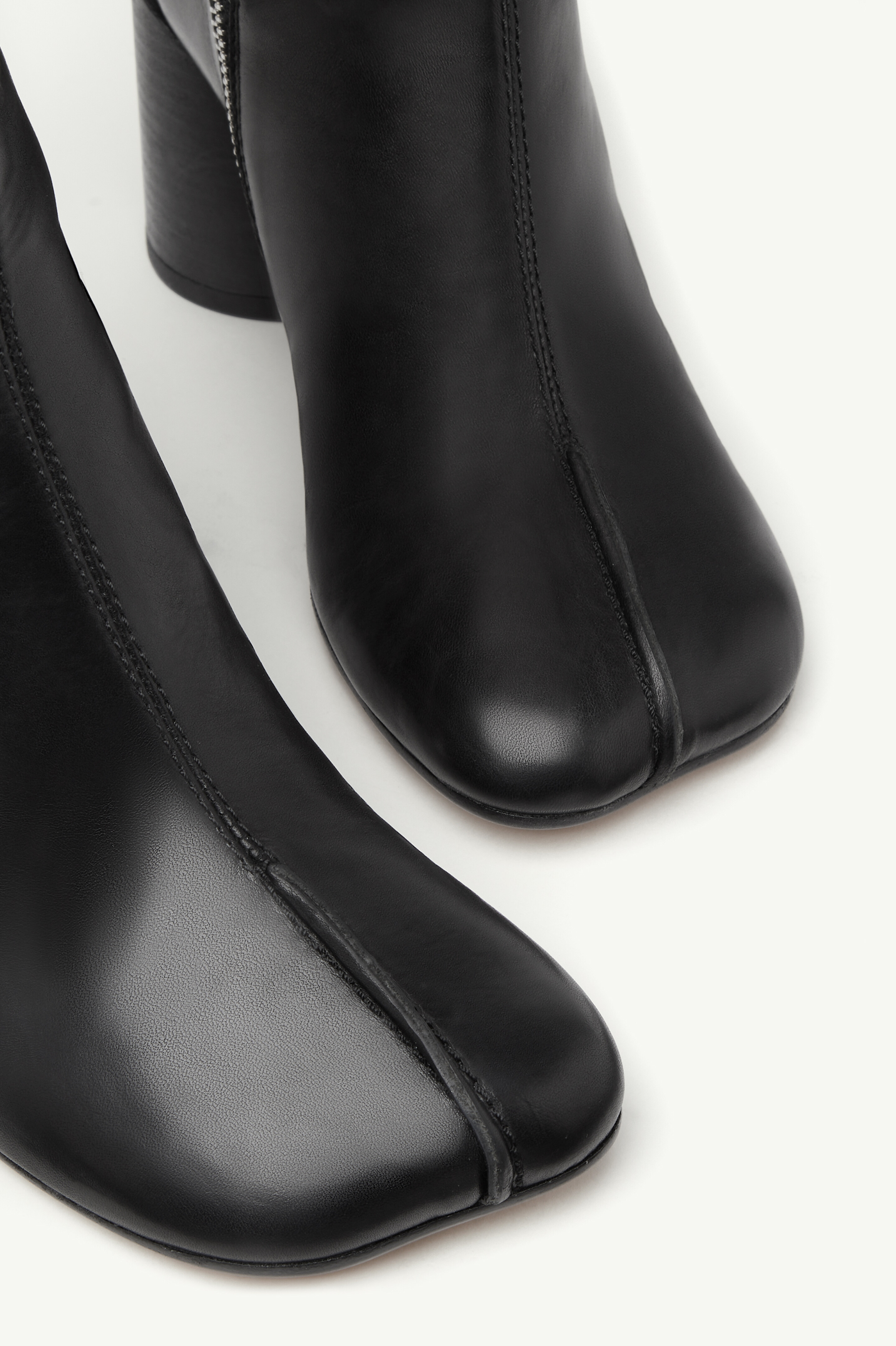Black Anatomic Stitch Ankle Boots | MM6 Official