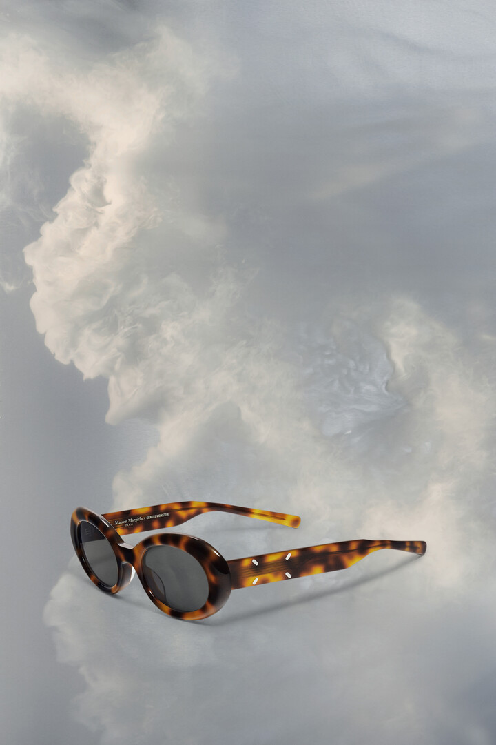Tortoise Oval Sunglasses MM x Gentle Mm005 | Maison Margiela