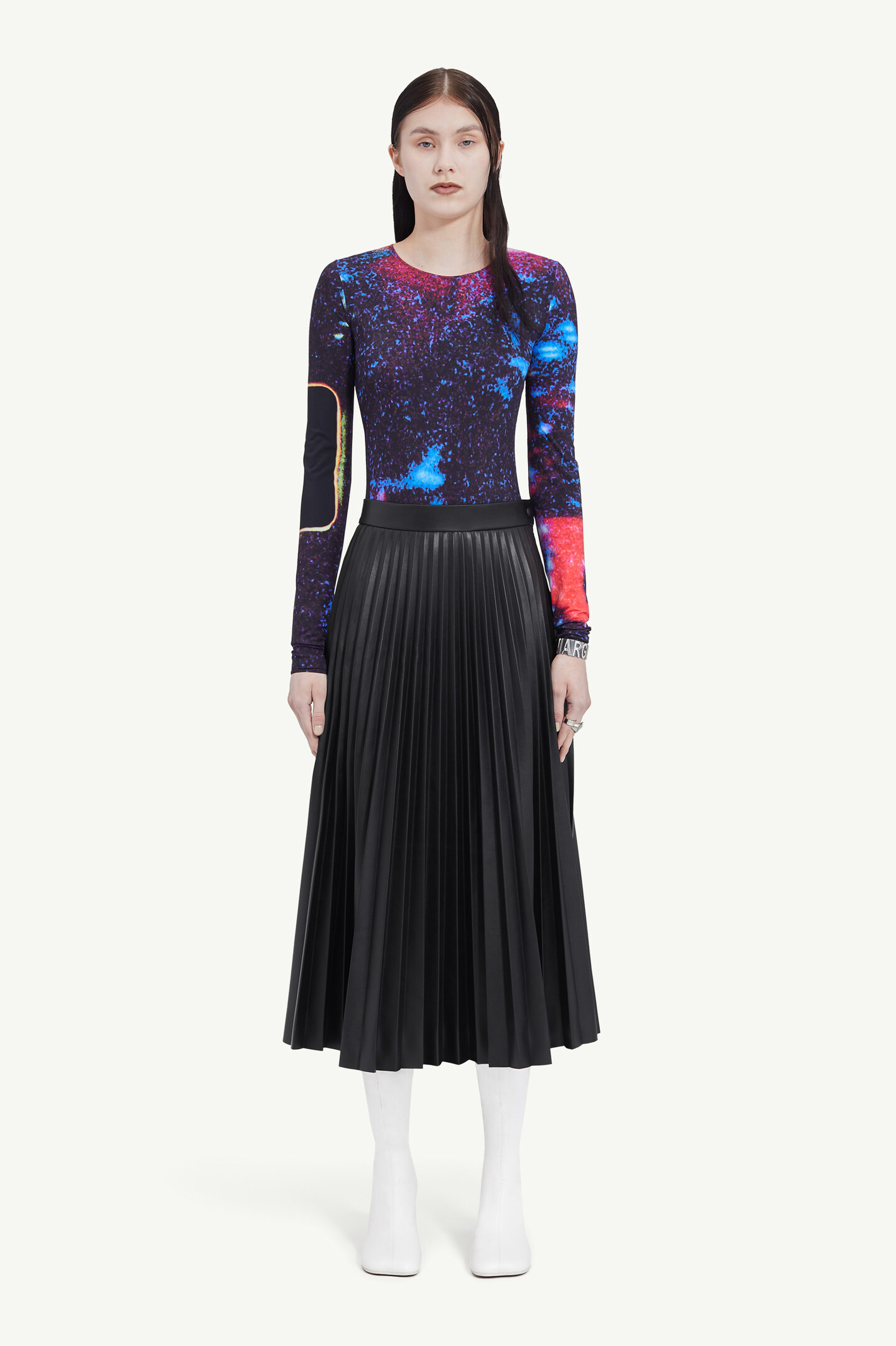 様 MM6 Black Paneled Midi Skirt MM6 Black Paneled Midi Skirt