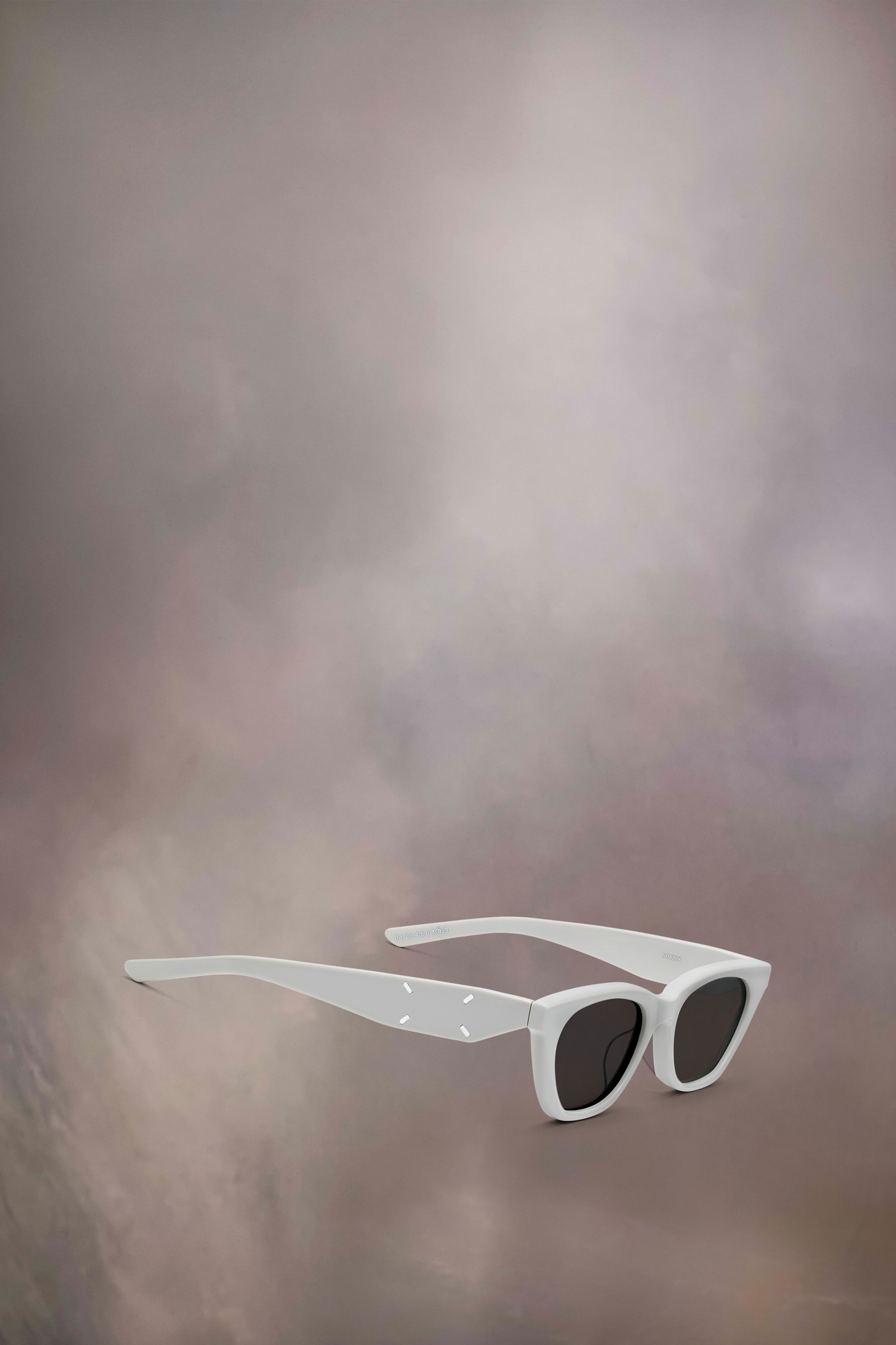 Gray Cat-Eye Sunglasses x Gentle Monster | Maison Margiela Gray Cat-Eye Sunglasses x Gentle Monster | Maison Margiela