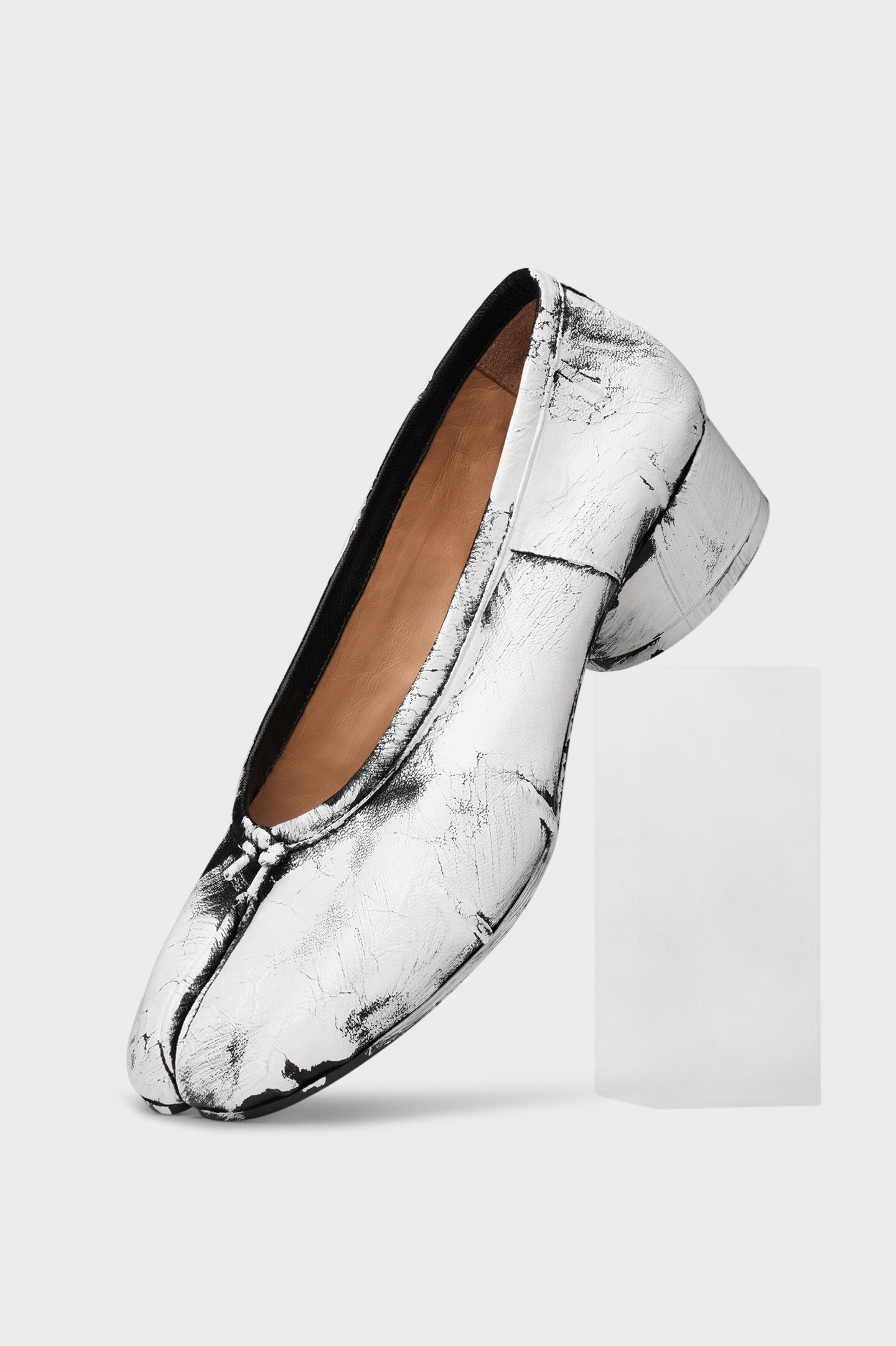 White Hand-painted Heeled Tabi Ballerina | Maison Margiela