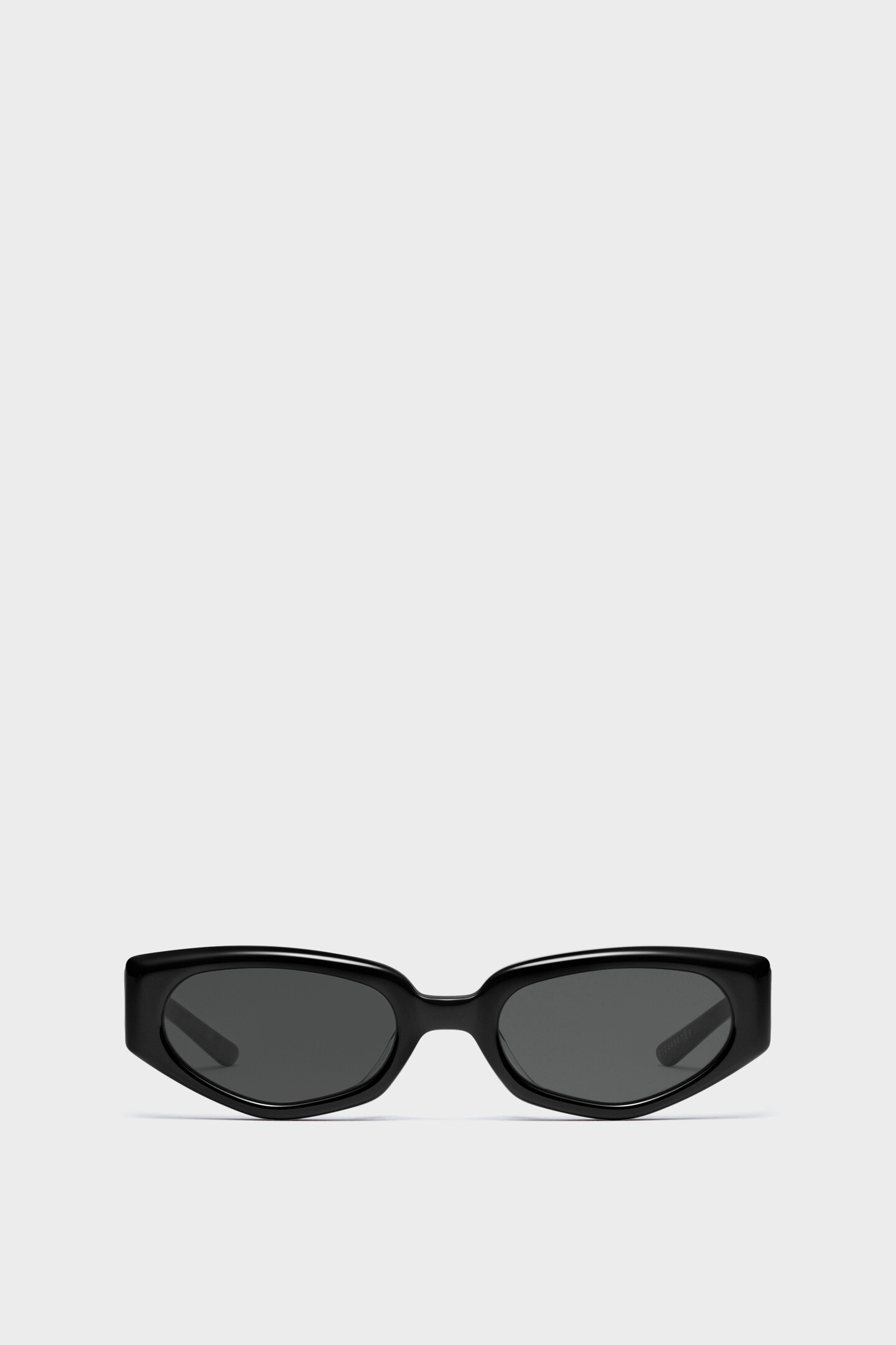 Black Minimalist Sunglasses x Gentle Monster​ | Maison Margiela