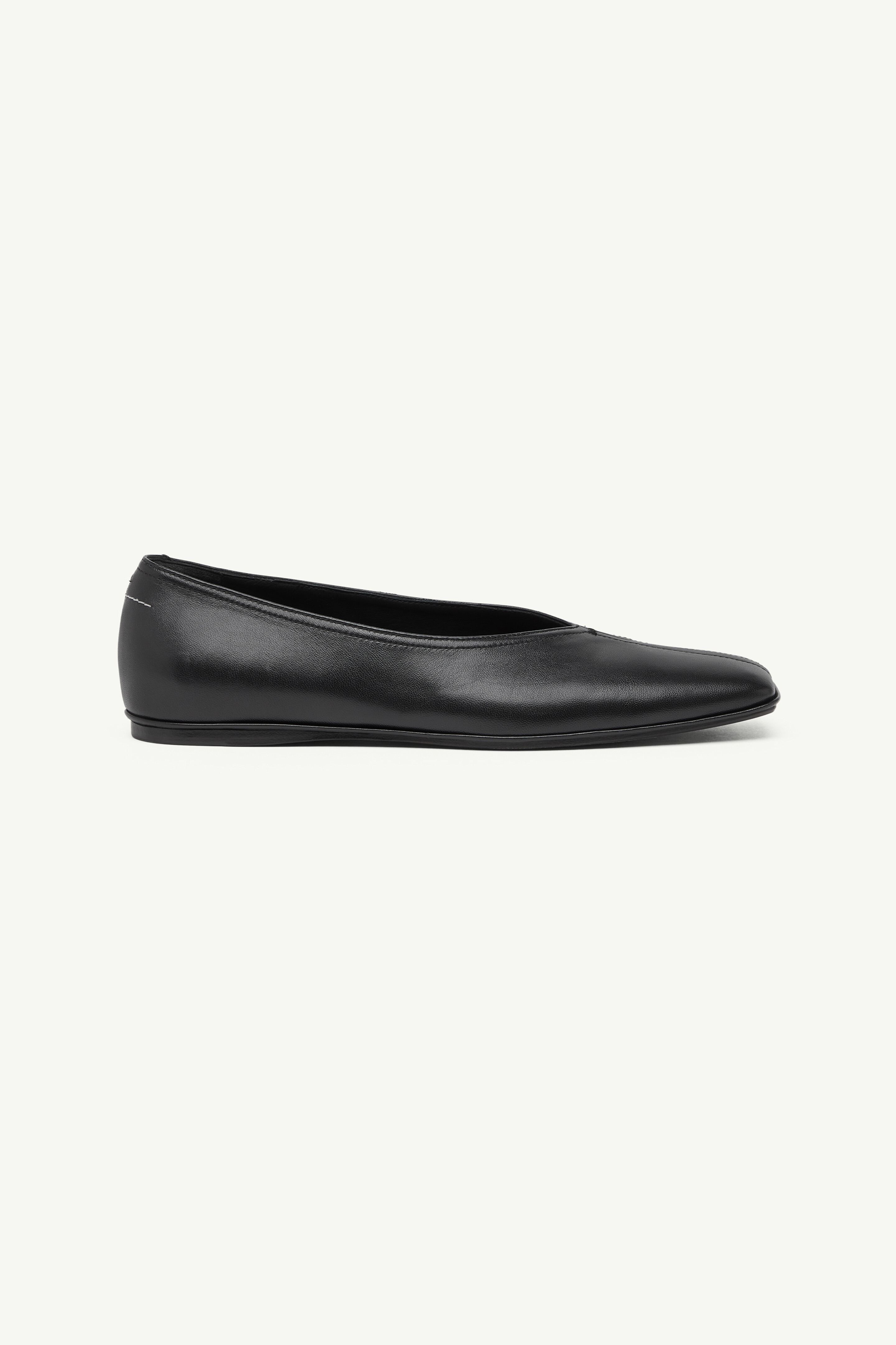 Square-toe ballerinas