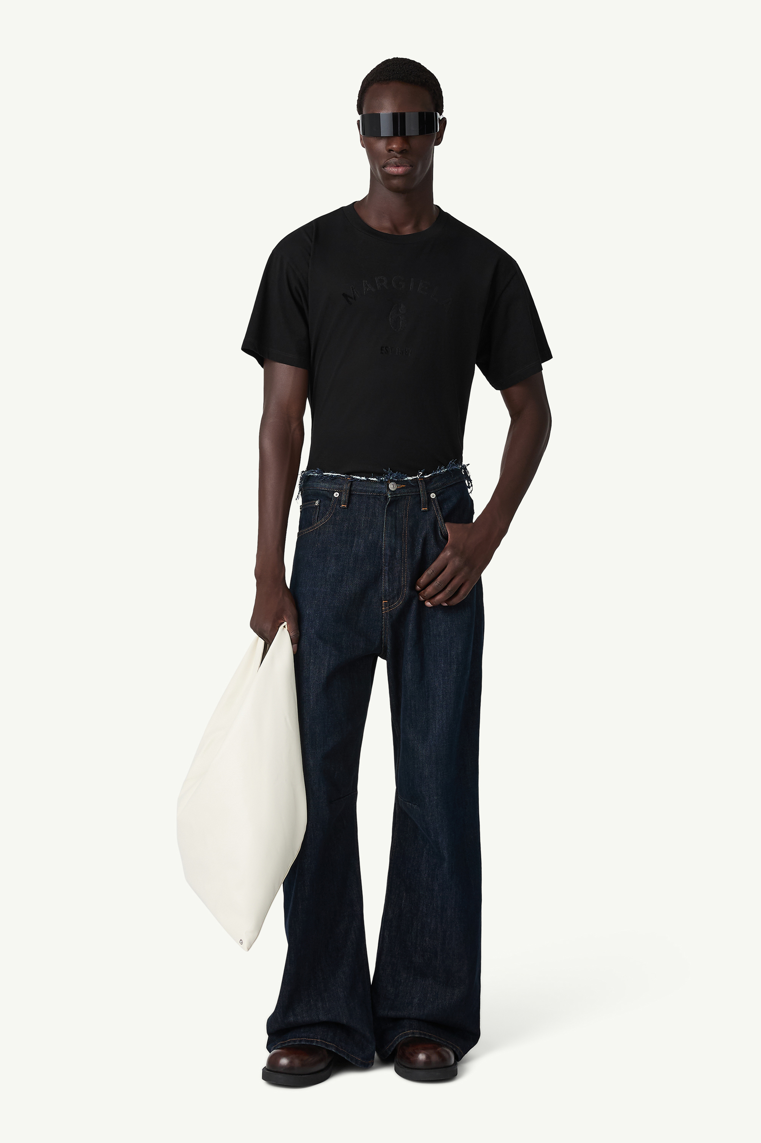 Wide-leg denim jeans
