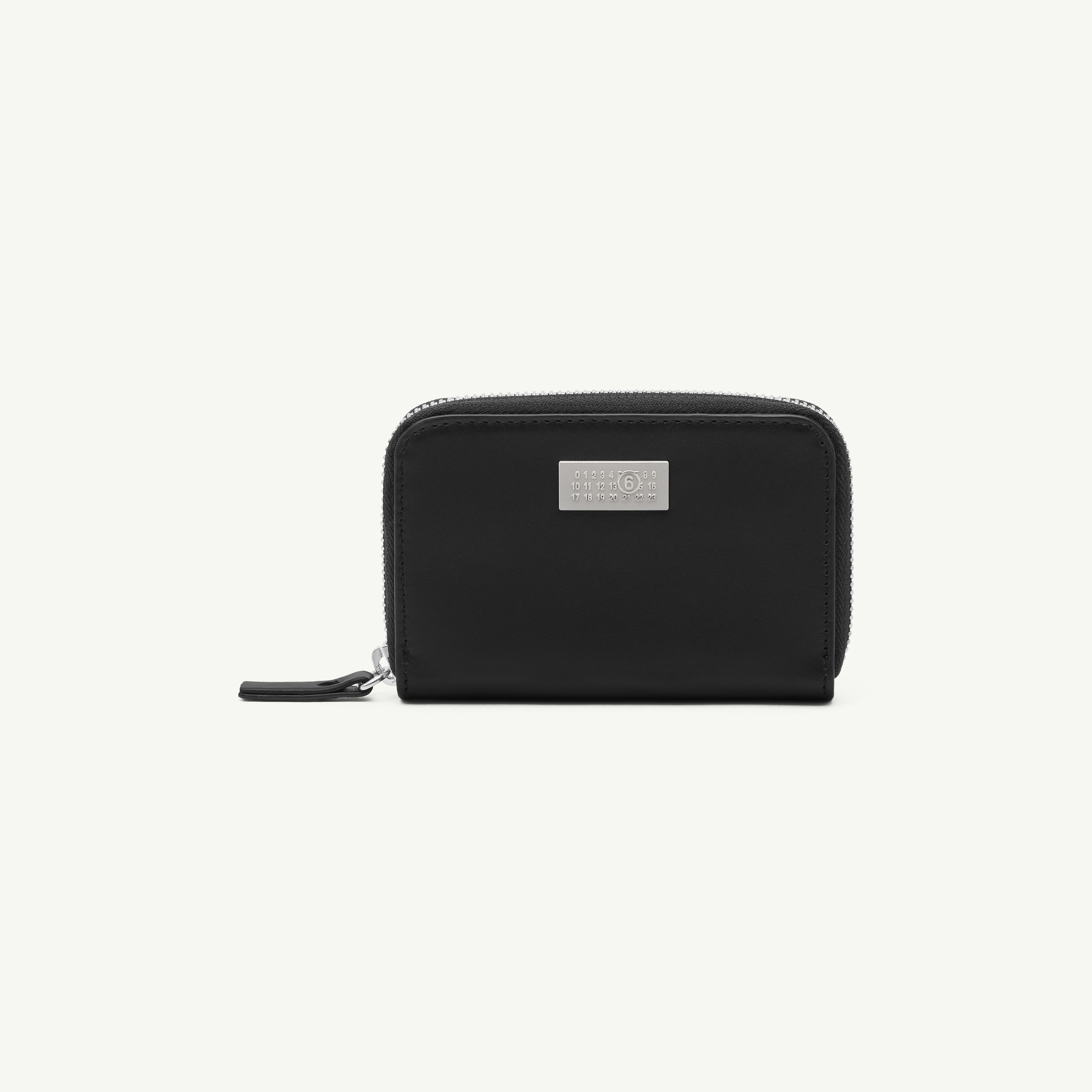 ted　MM6 レザーネックウォレット MM6 「ニューメリック」 レザー ジップウォレット ブラック | Maison