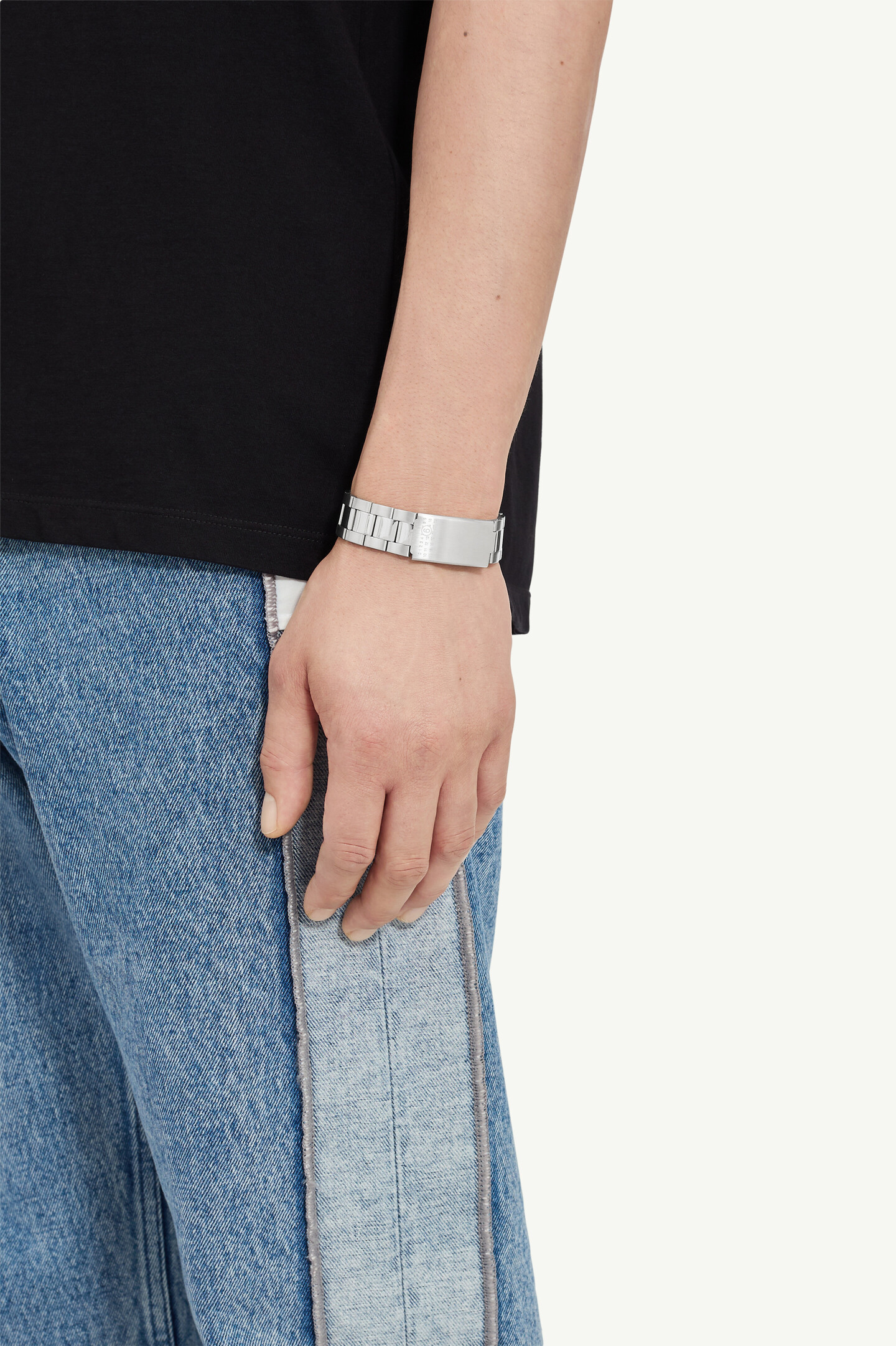 Numeric plaque bracelet