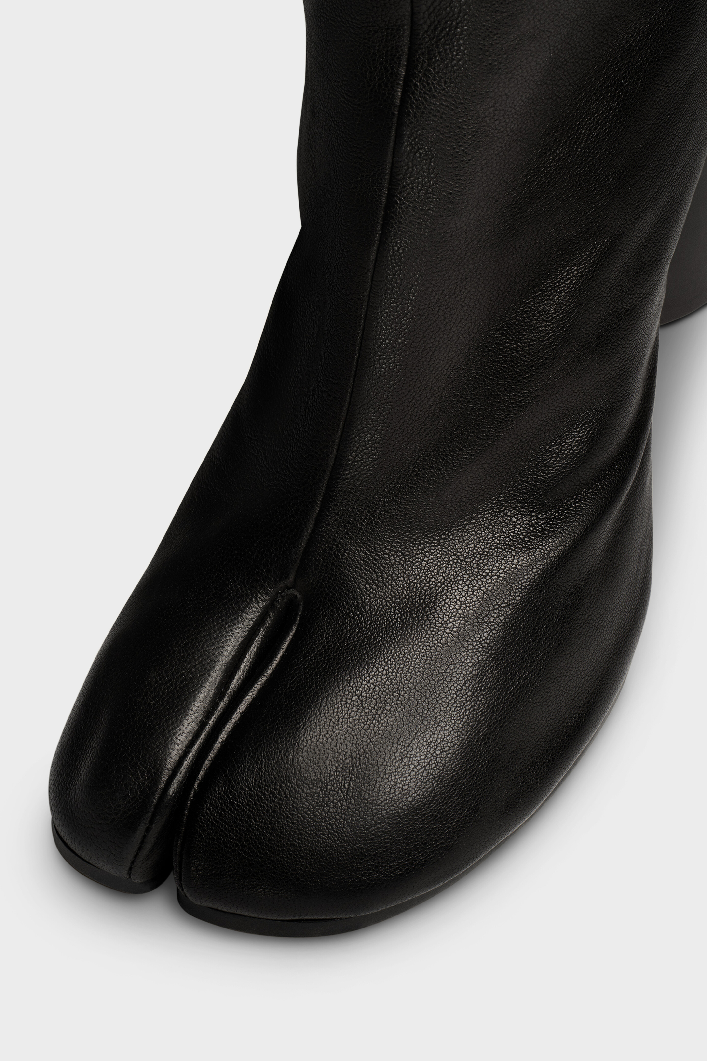 MaisonMargiela 'TABI' ANKLE BOOTS マルジェラ Tabi Leather Ankle Boots White | Maison Margiela