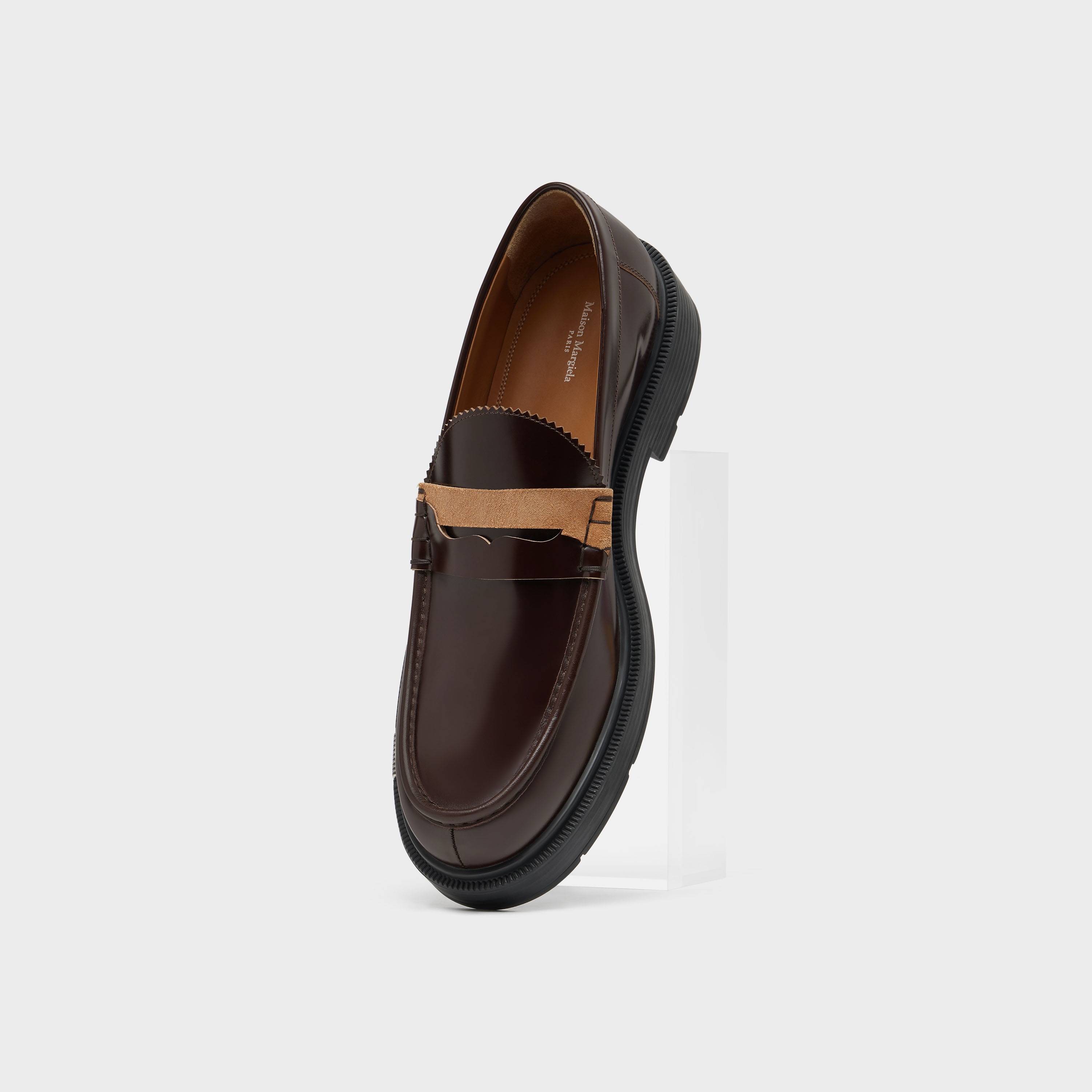 S57WR0150_P7554_T2266_shopping