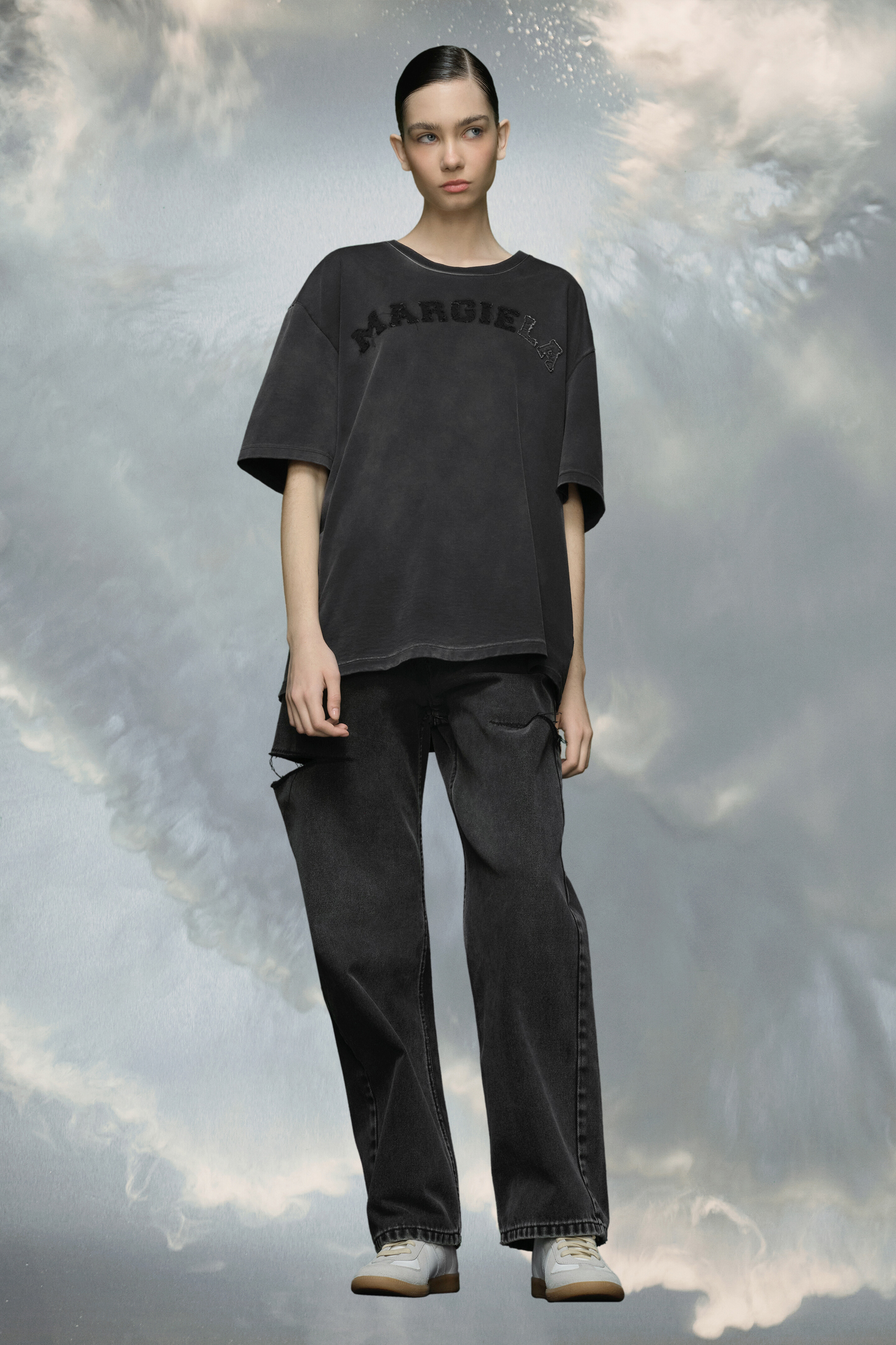 【Maison Margiela】SS24 JERSEY T-SHIRT (S50GC0685_S23883860) Black Jersey Relaxed Fit T-Shirt | Maison Margiela