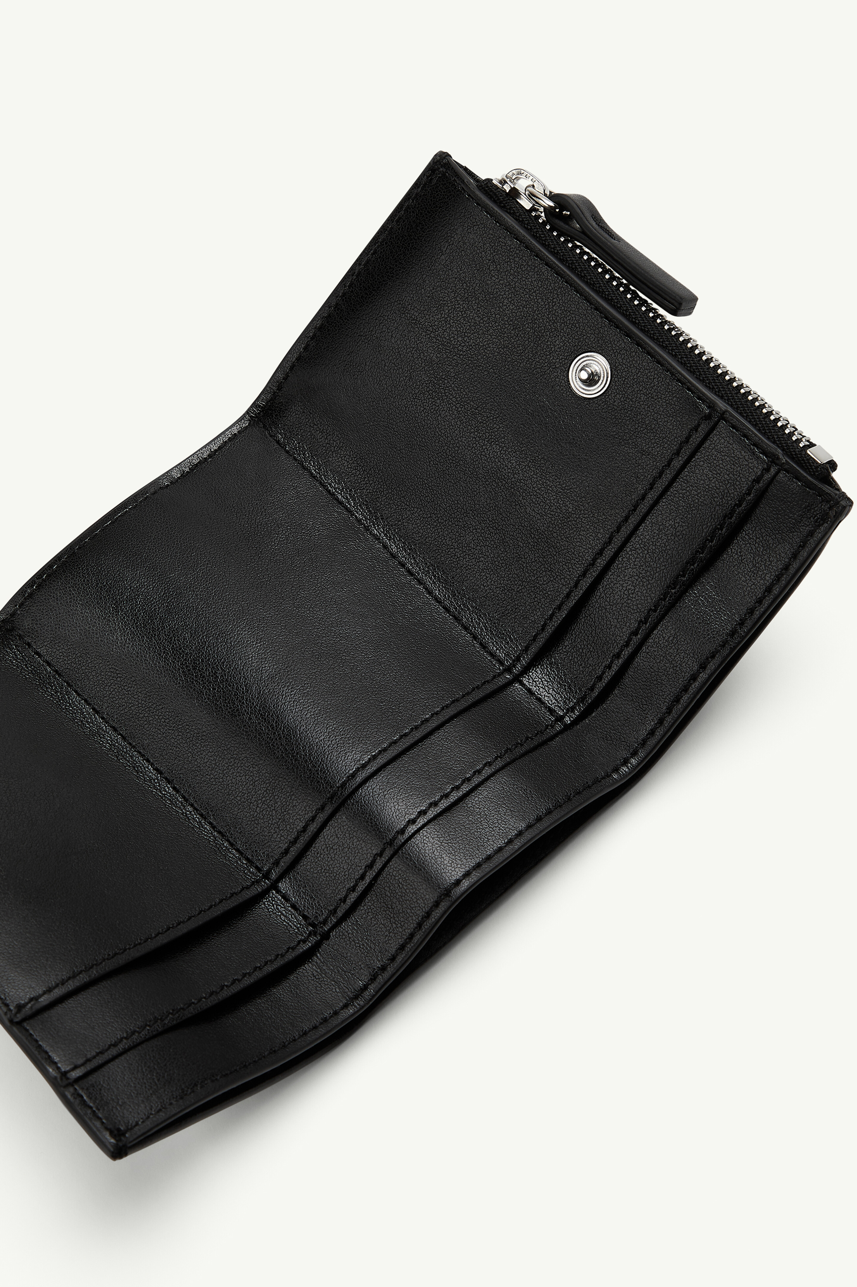 Black Leather Trifold Zipped Wallet | MM6