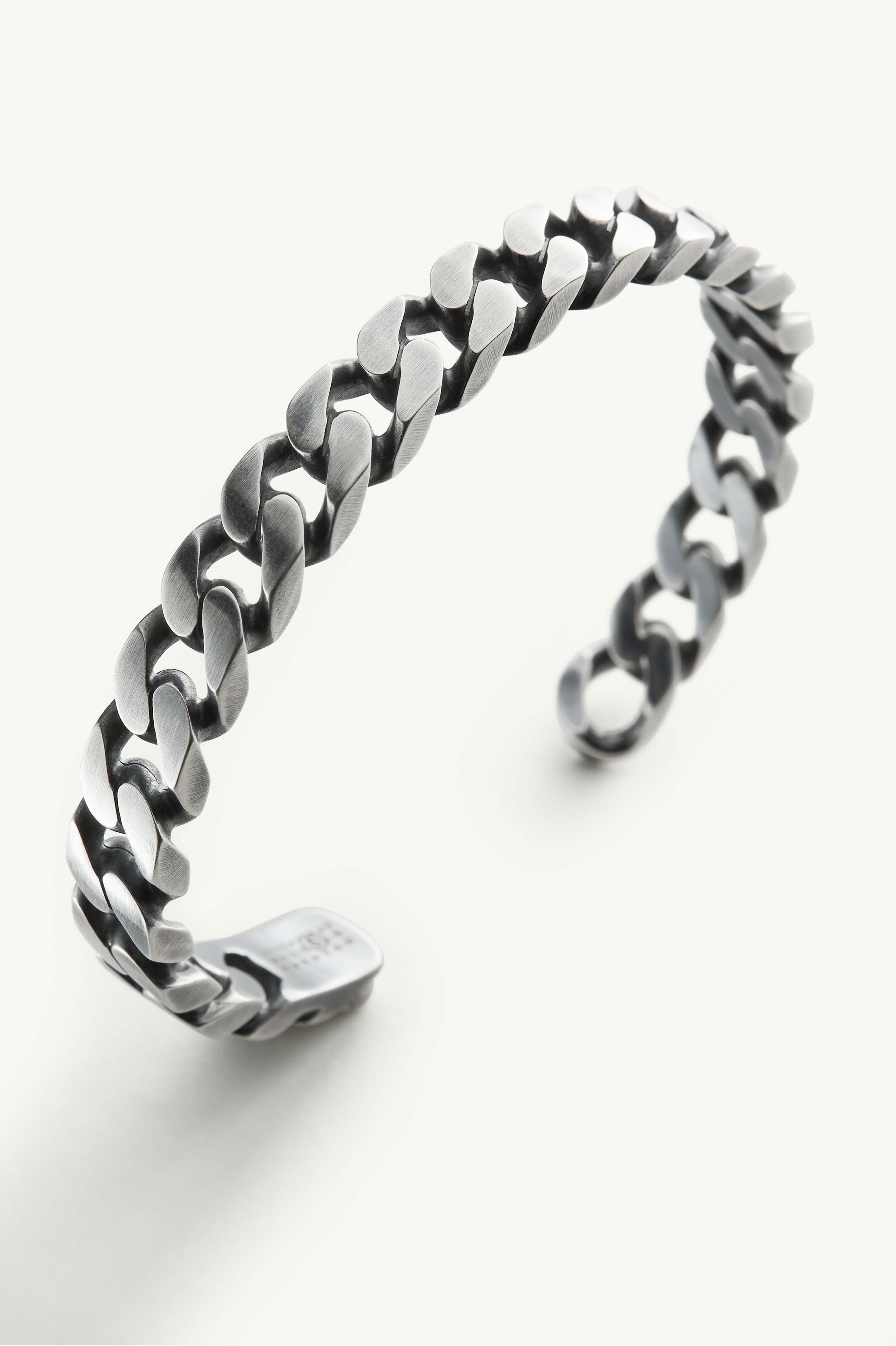 新品未使用】MM6 メゾンマルジェラ ロゴ カフ ブレスレット バングル