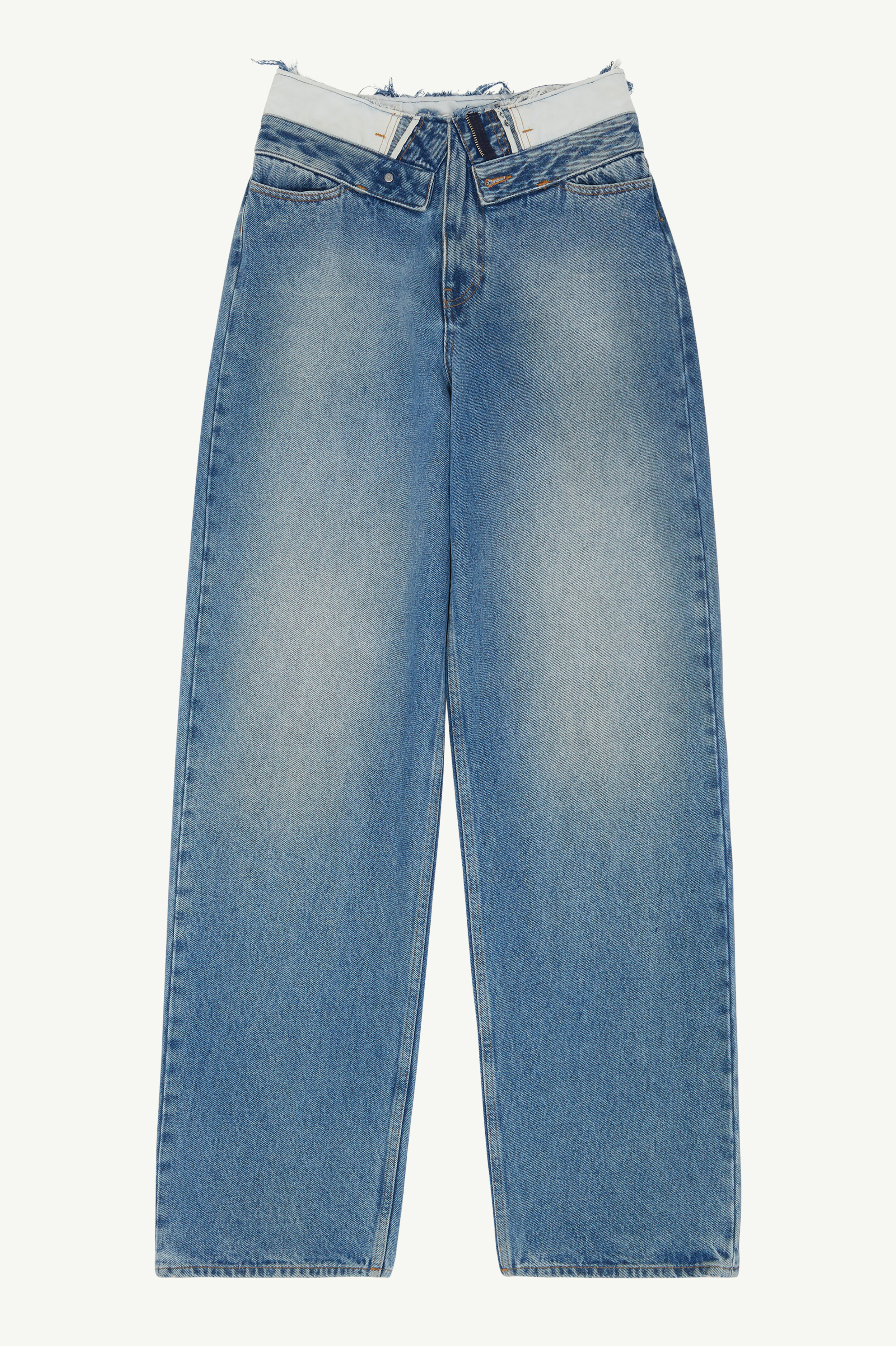 ストレートレッグジーンズ