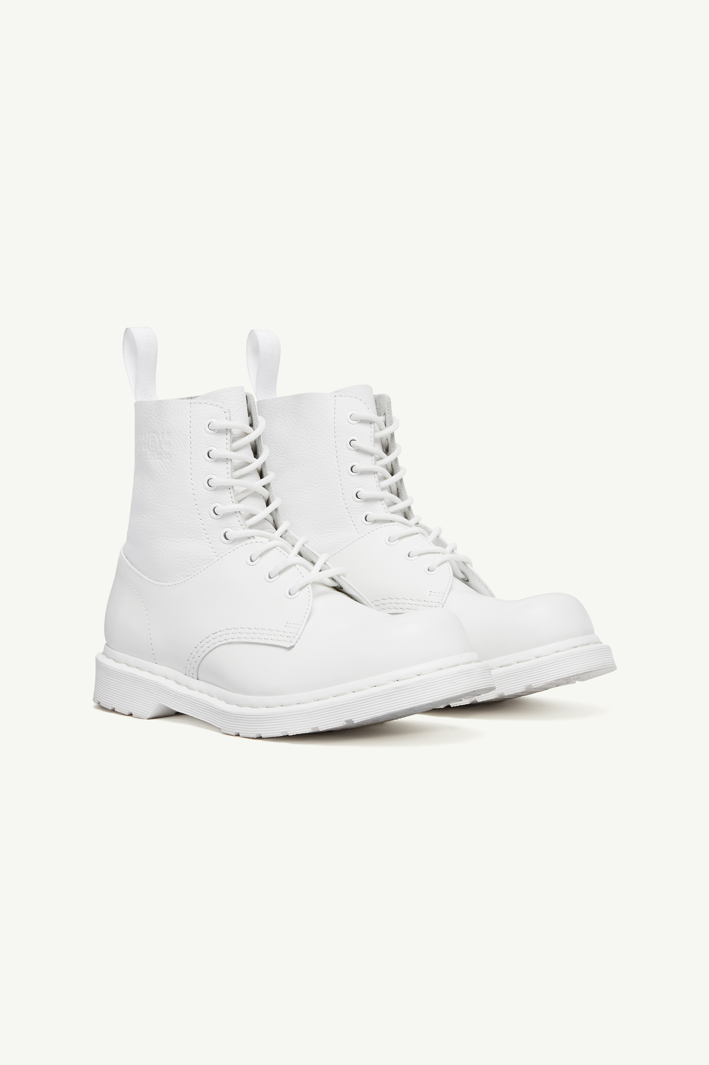 MM6×Dr. Martens ホワイト ワークブーツ 6 UK Dr. Martens x MM6 Maison Margiela Unveil Hybrid Footwear for 2025