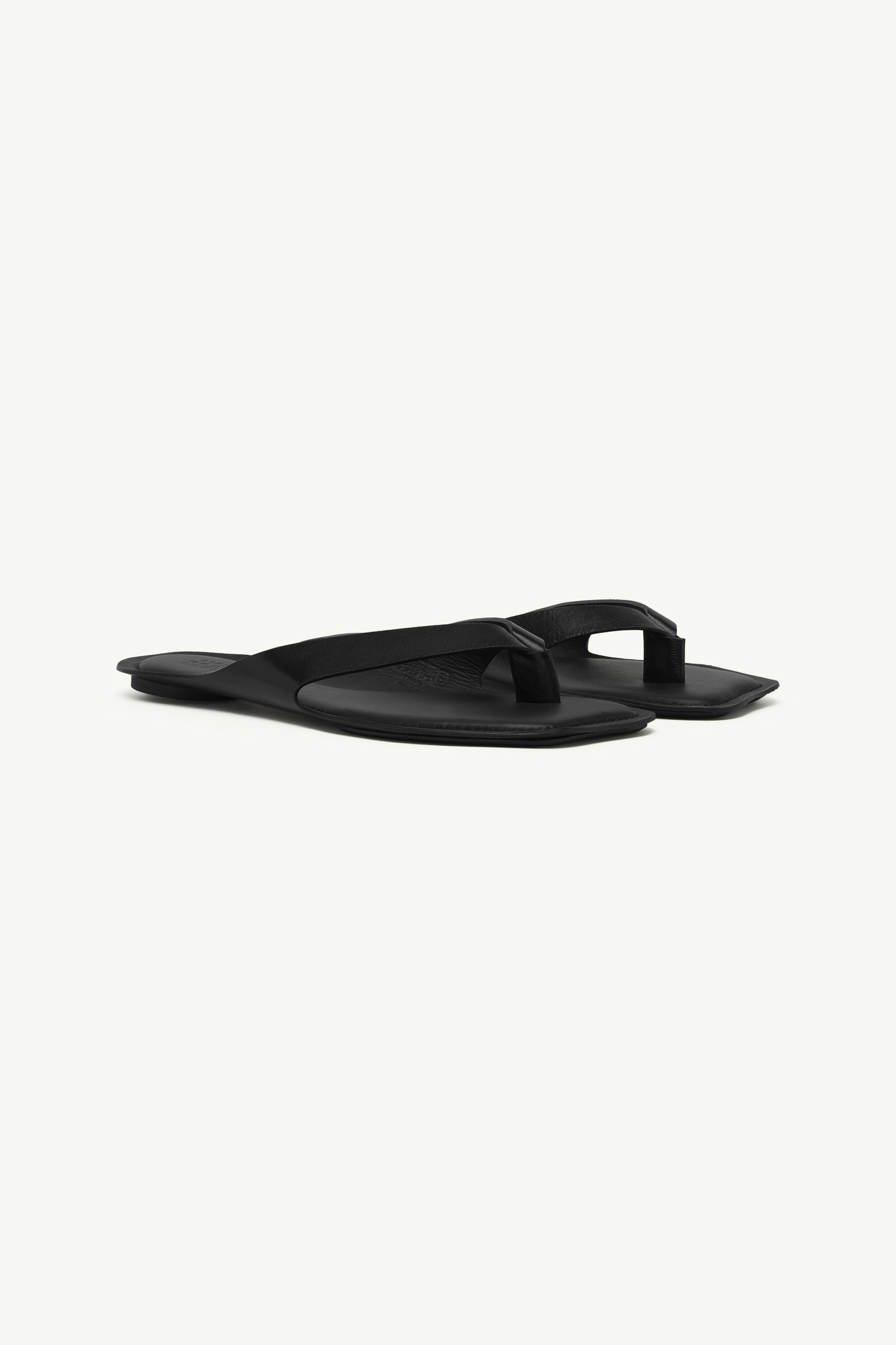 MM6 フリンジサンダル Black Anatomic leather flip flops | MM6 Official