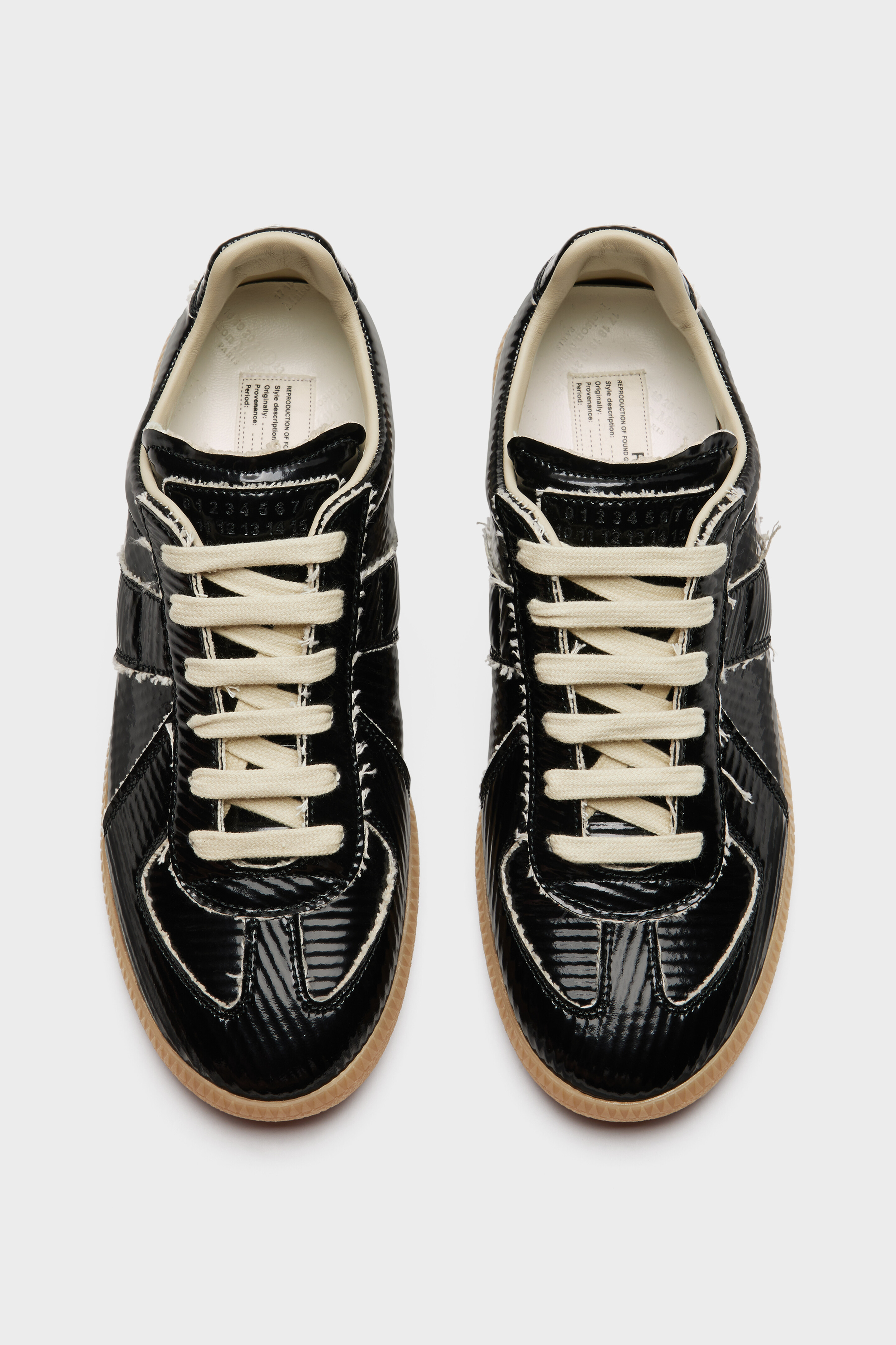 mm62黒とベージュ@ Women's Black Leather Replica Sneakers | Maison Margiela