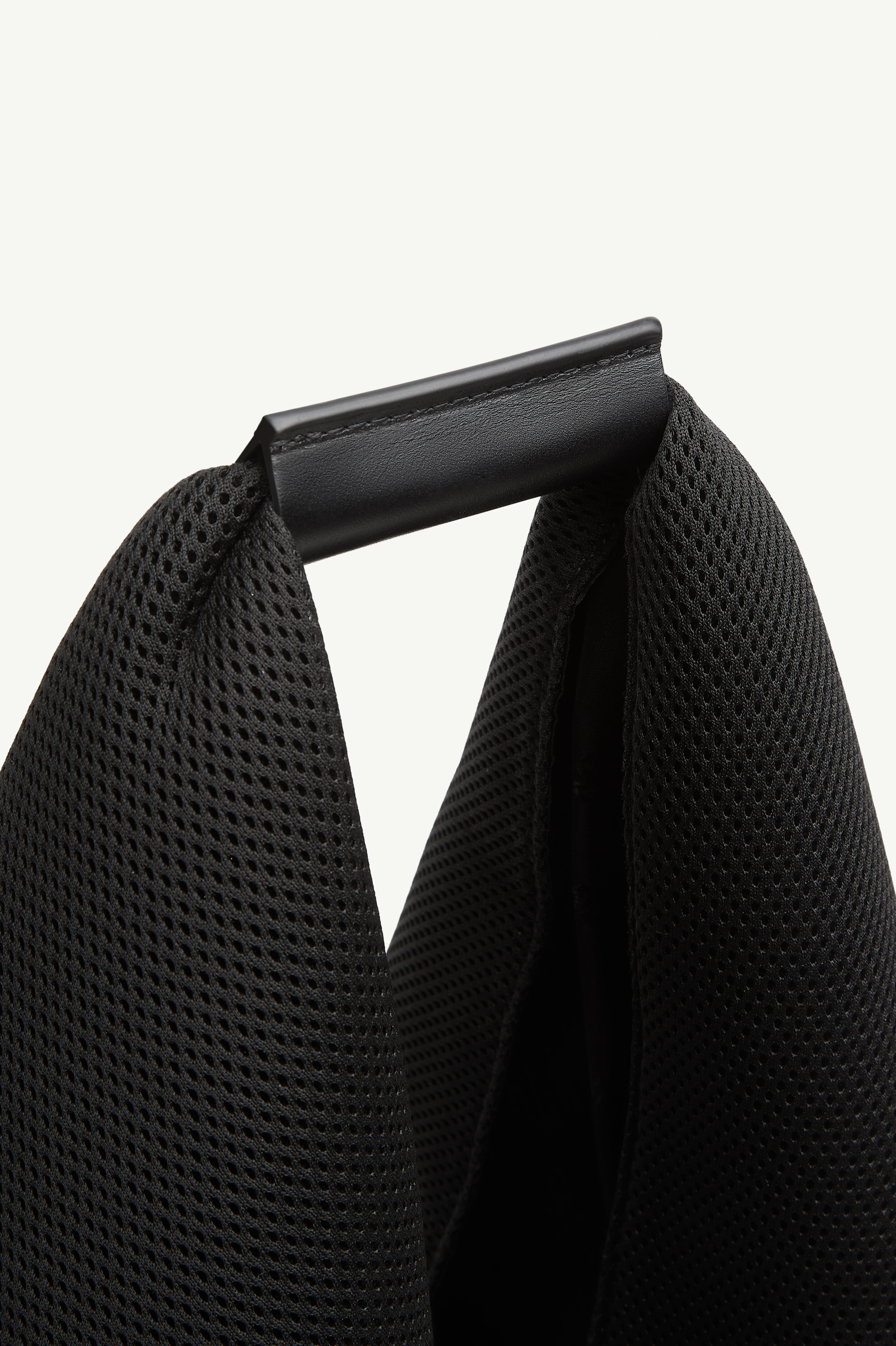 Black Japanese Medium Bag In Mesh | MM6 | Maison Margiela