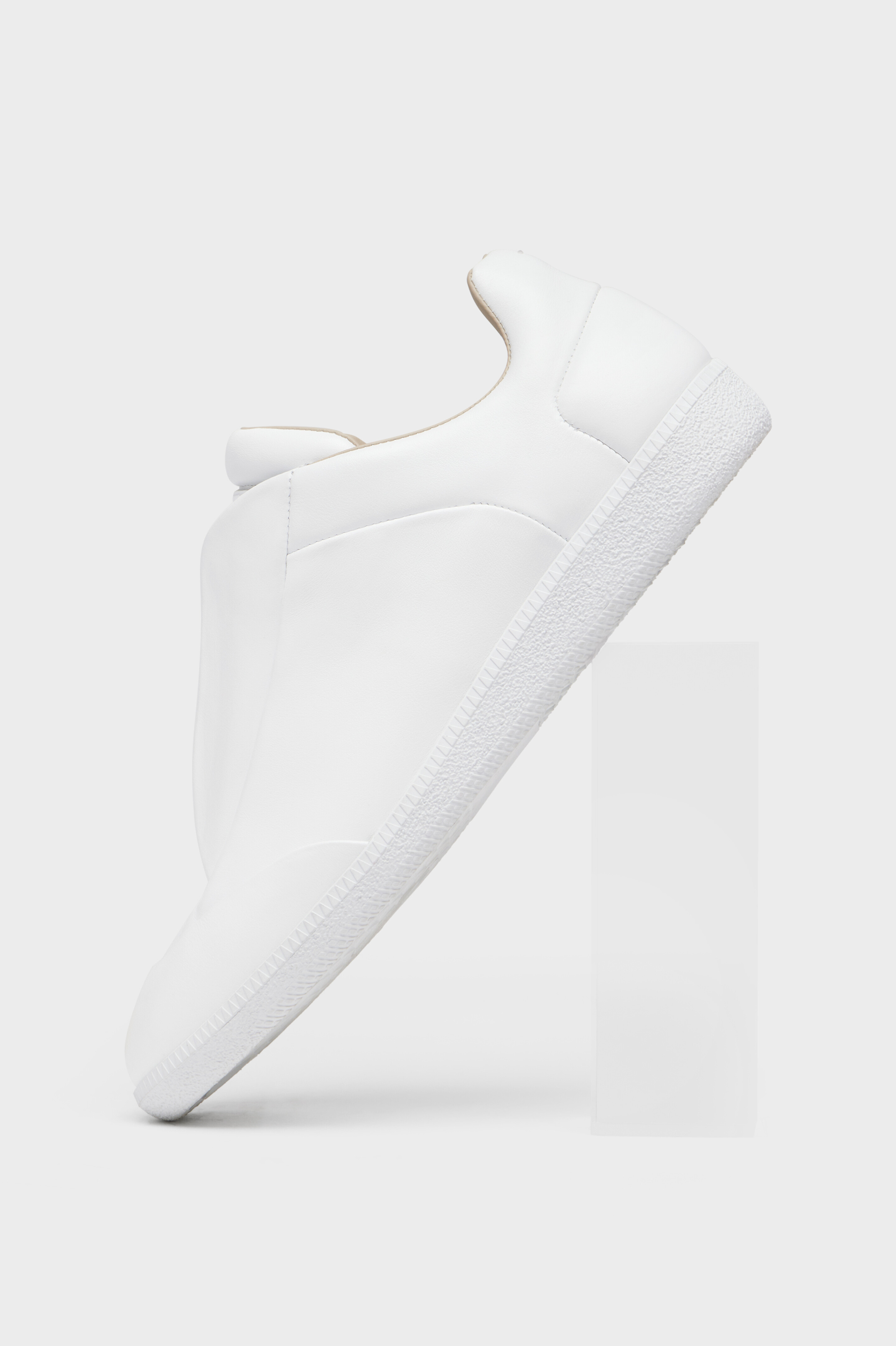 FUTURE LOW-TOP