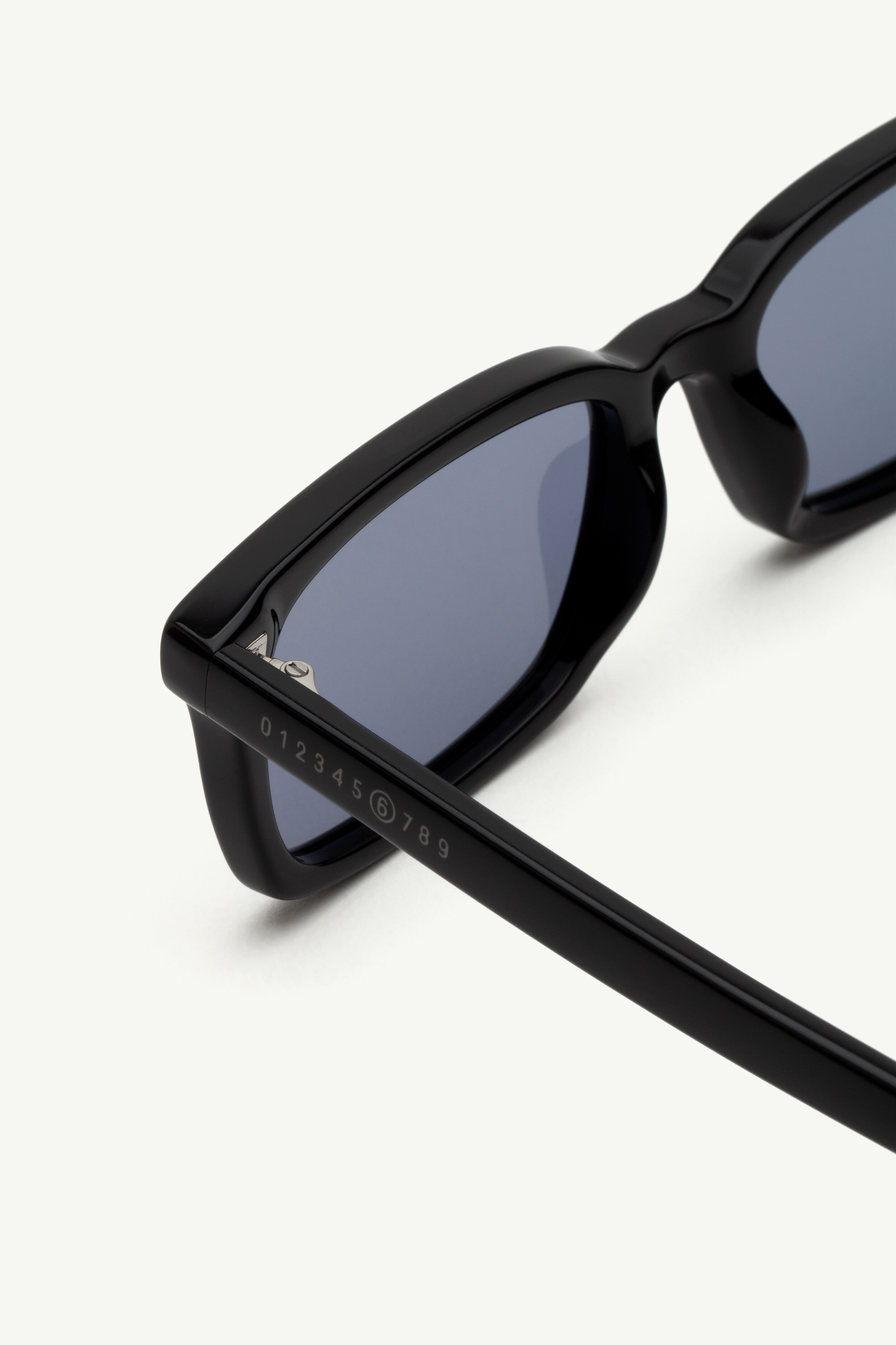 Linear-frame sunglasses 3