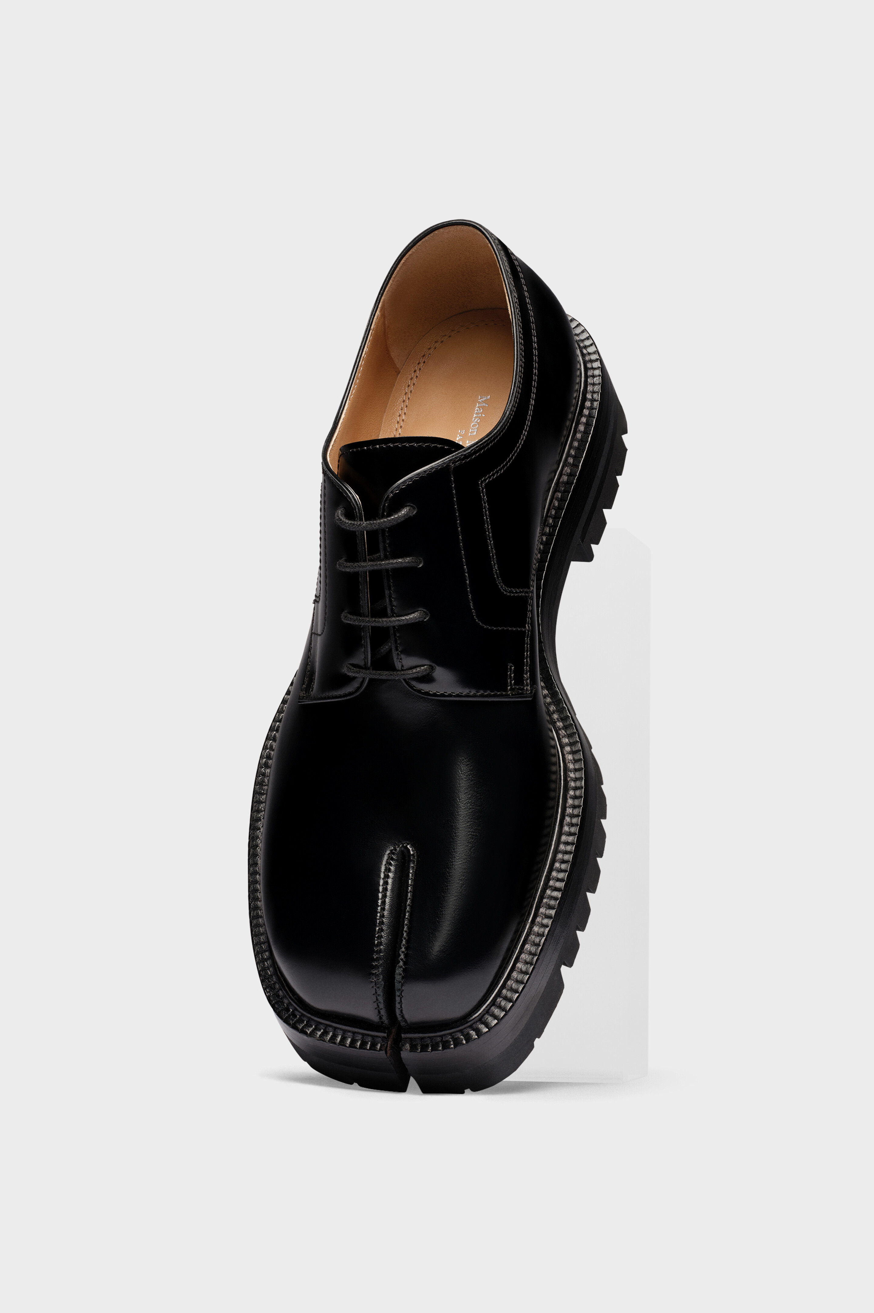 【D⭐︎⭐︎⭐︎Cさん専用】ブラック シューズ　Maison Margiela Maison Margiela Replica Sneakers in Black & Paint | FWRD