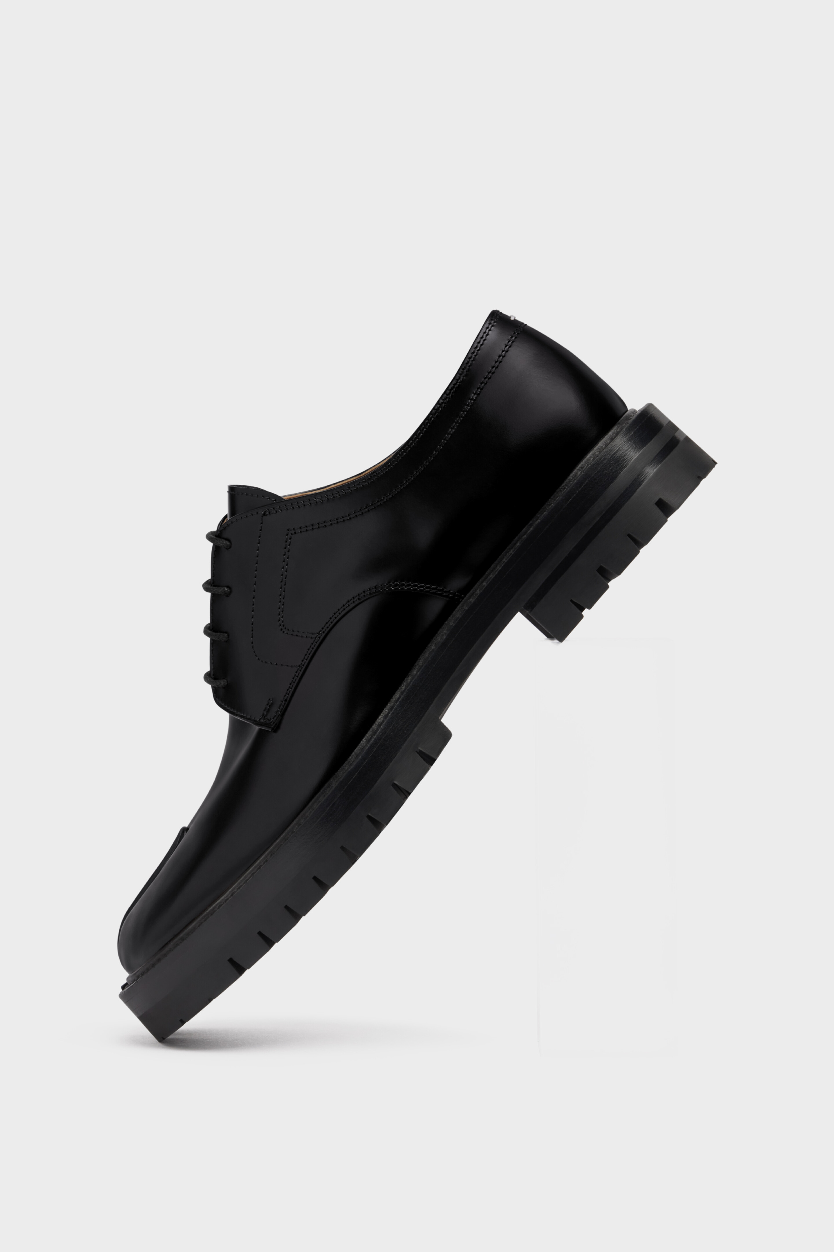 【D⭐︎⭐︎⭐︎Cさん専用】ブラック シューズ　Maison Margiela Maison Margiela Replica Sneakers in Black & Paint | FWRD