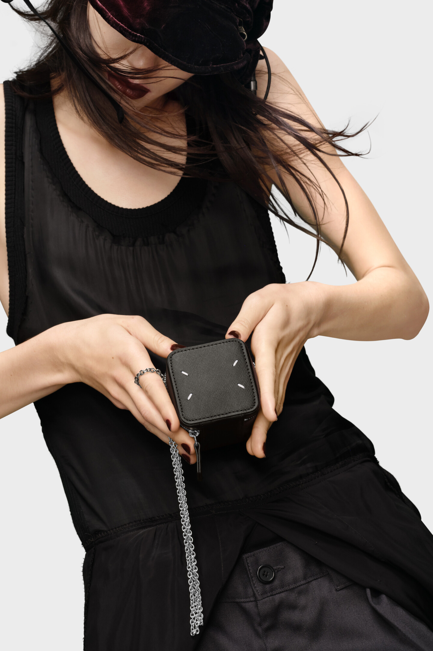 メゾンマルジェラ　ミニポシェット Black Leather Mini Shoulder Box Bag | Maison Margiela