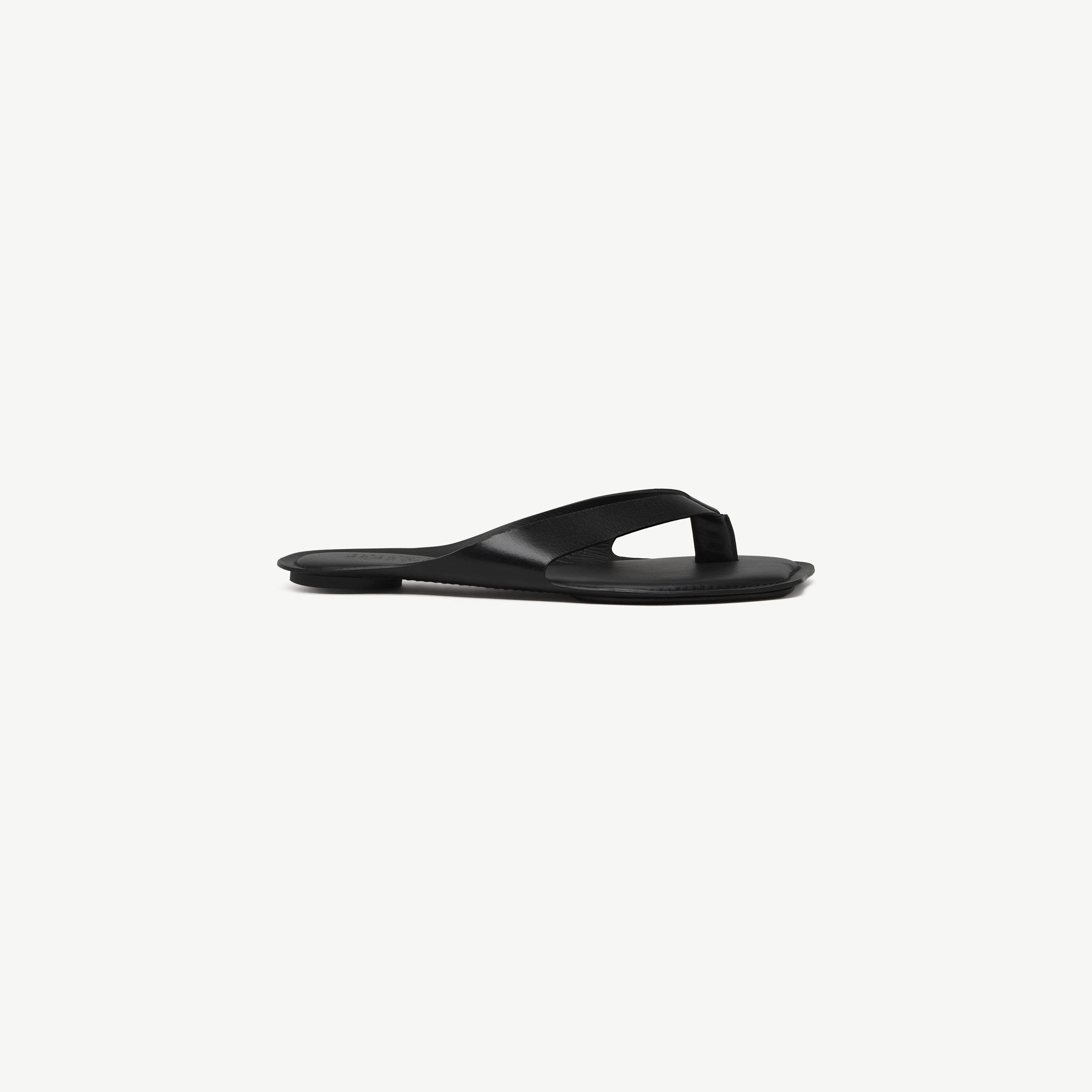 S66WP0119_P7702_T8013_shopping