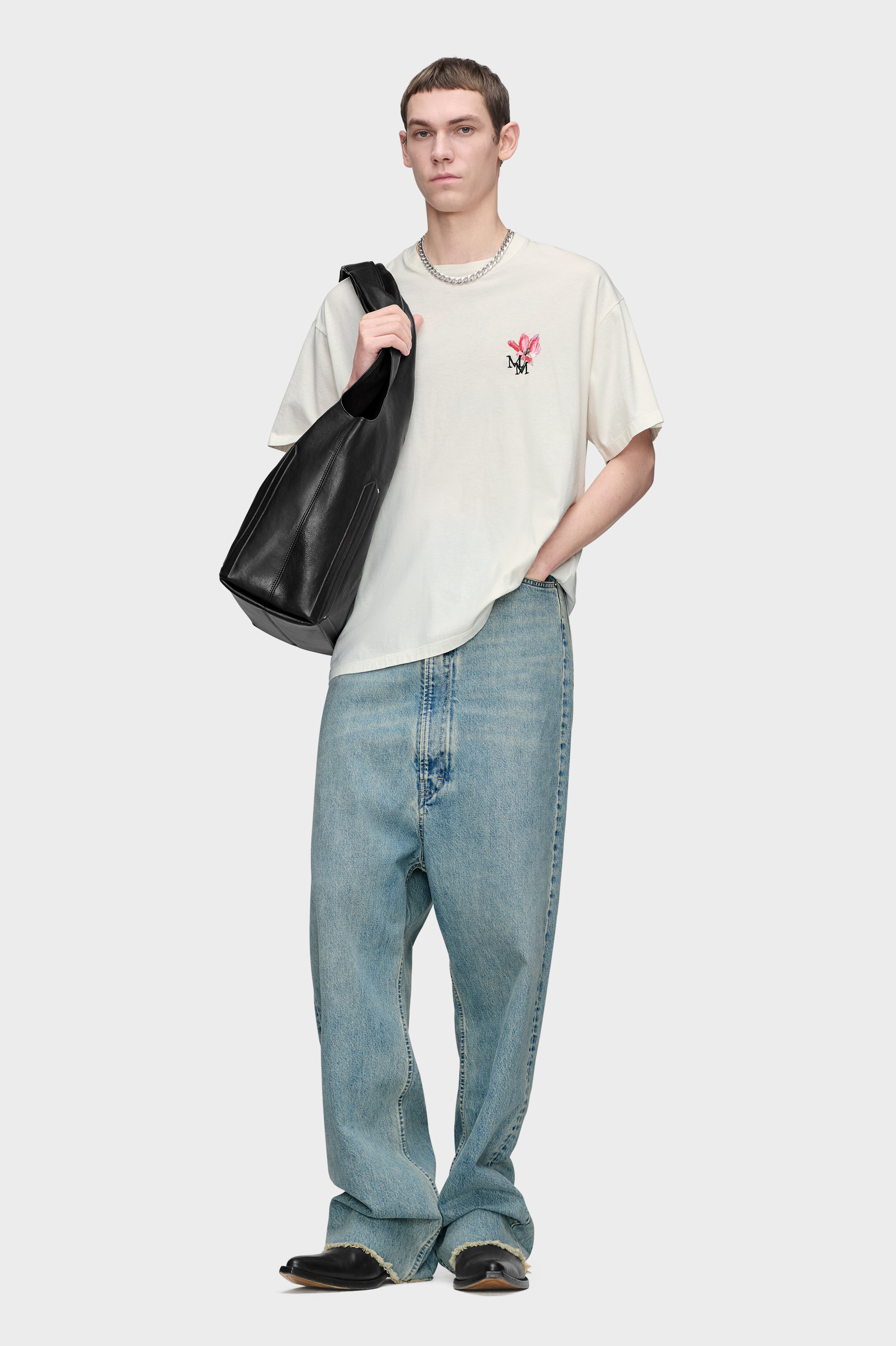 フラワー MM エンブロイダード コットンTシャツ ホワイト | Maison