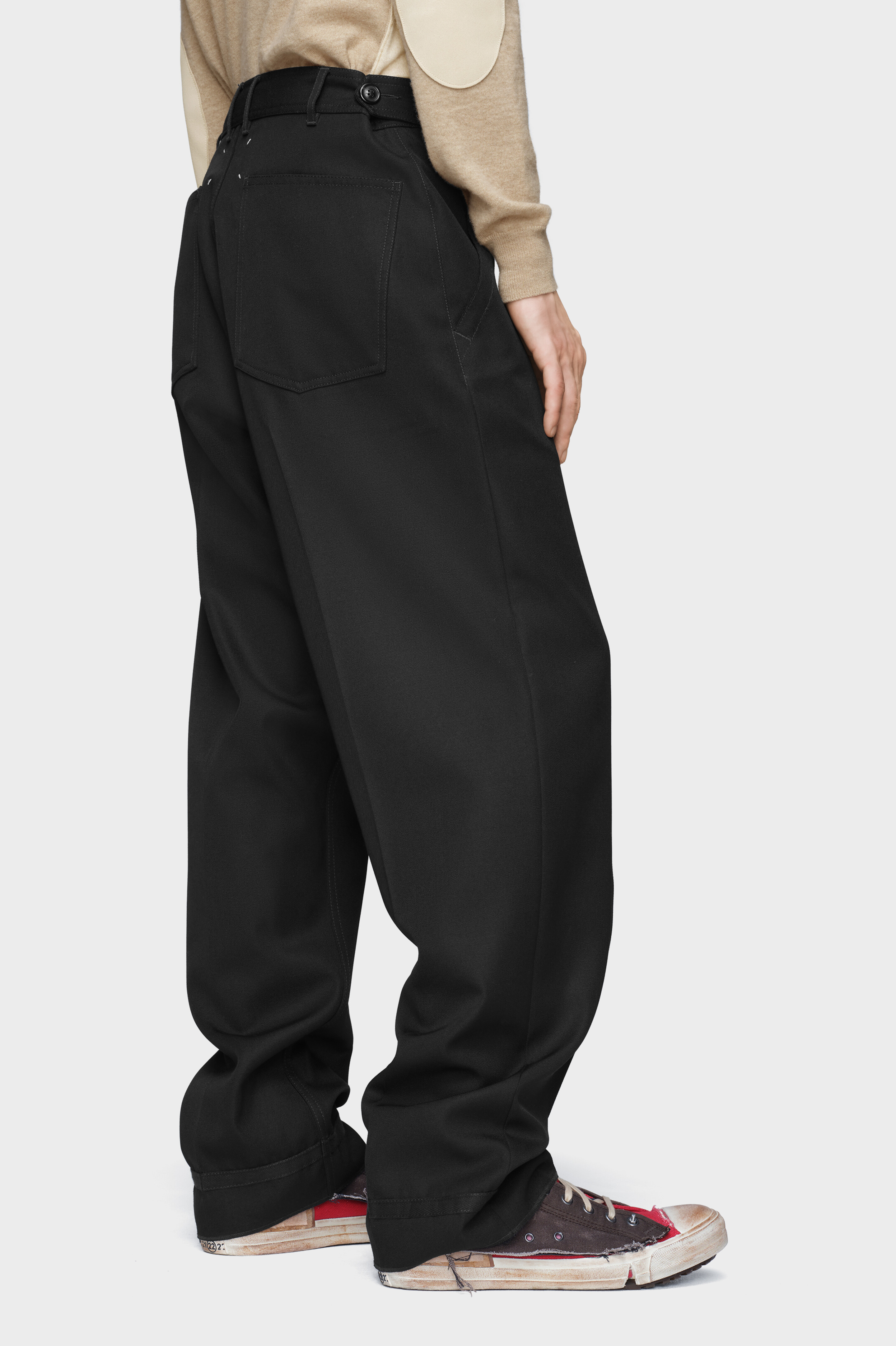 Wide-leg trousers