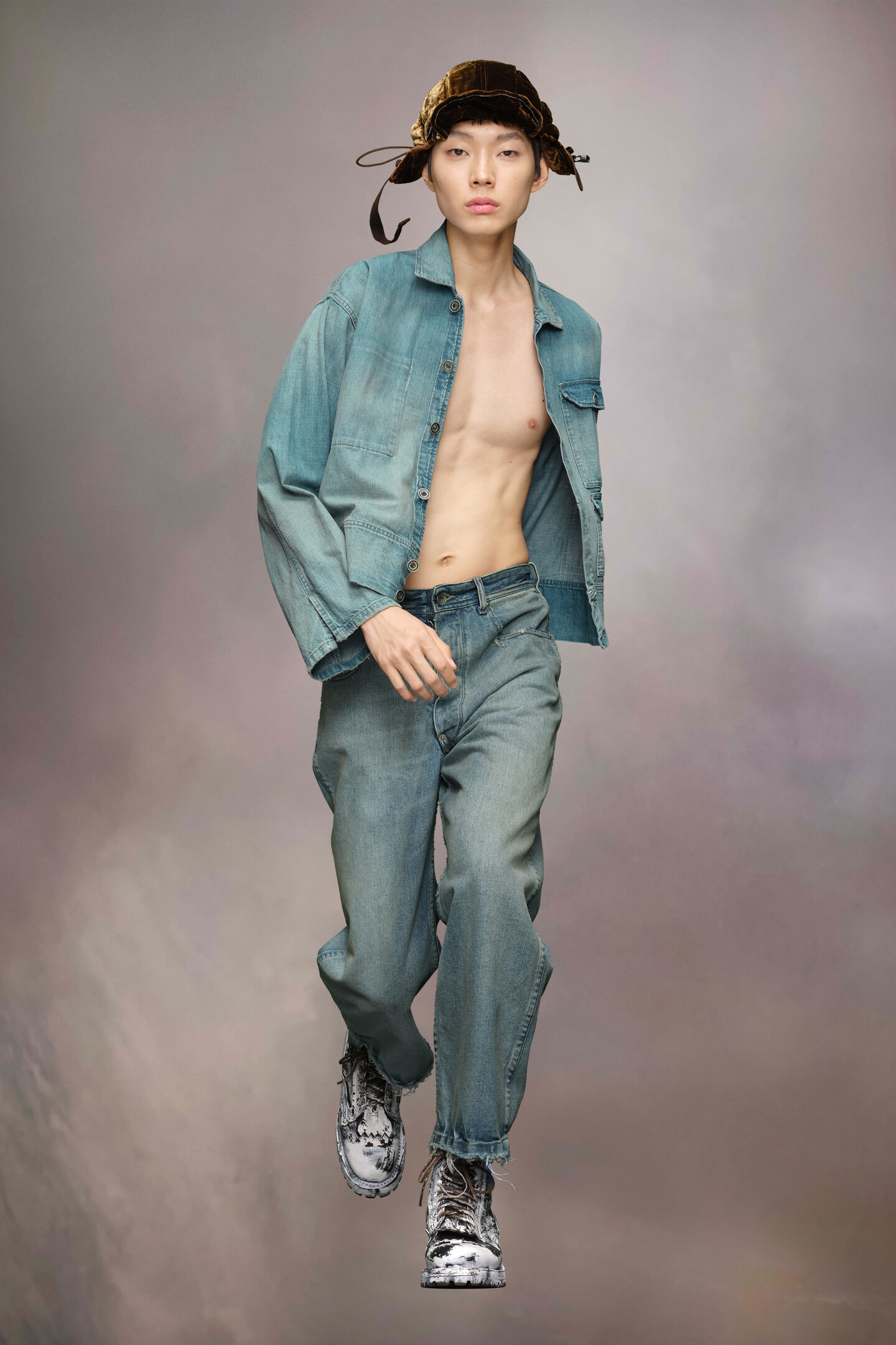 sa⭐︎マルジェラカットデニムダメージMaison Margiela Black High-wasited Cut-Out Jeans | Maison Margiela