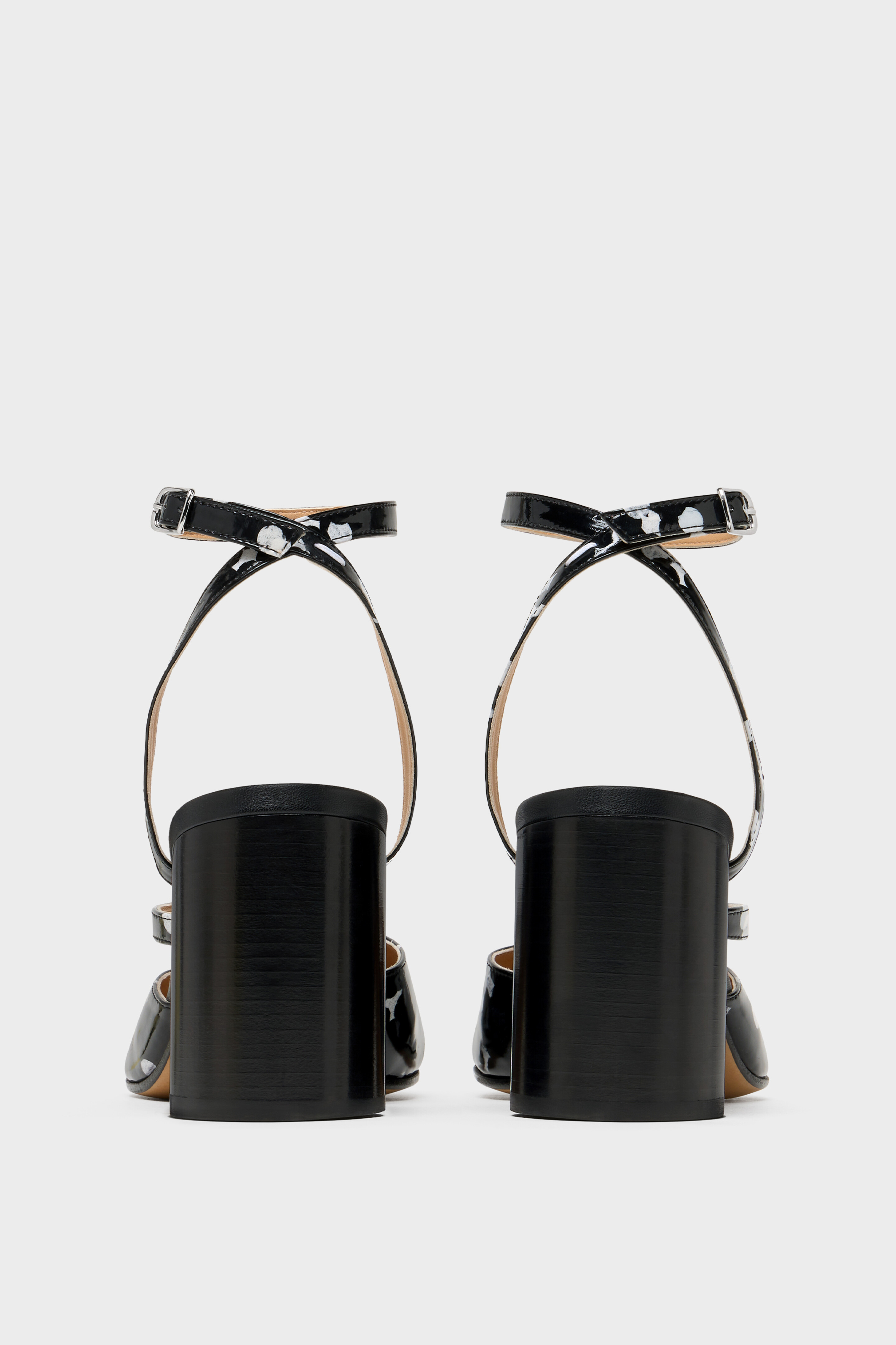 Black and White Tabi Sandal Pump | Maison Margiela Official