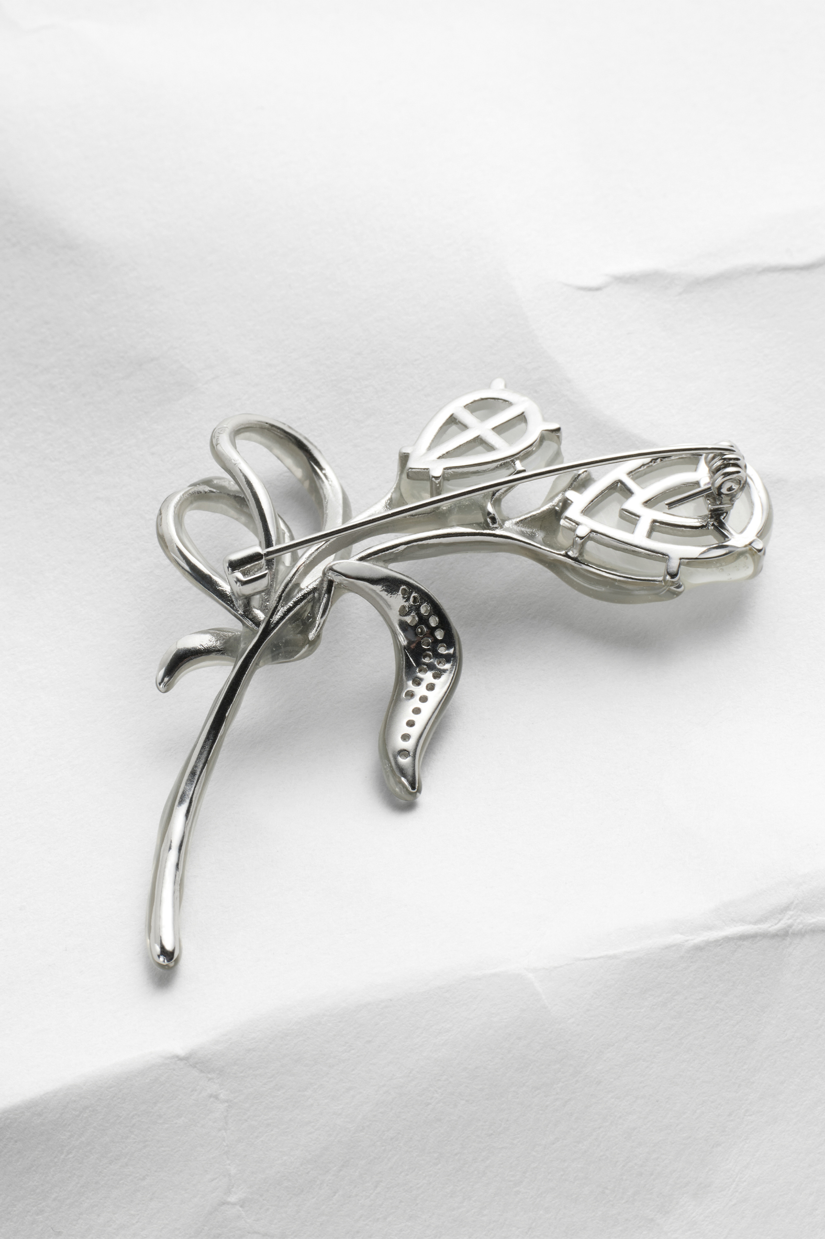 Antiqued Wax Floral Brooch 4